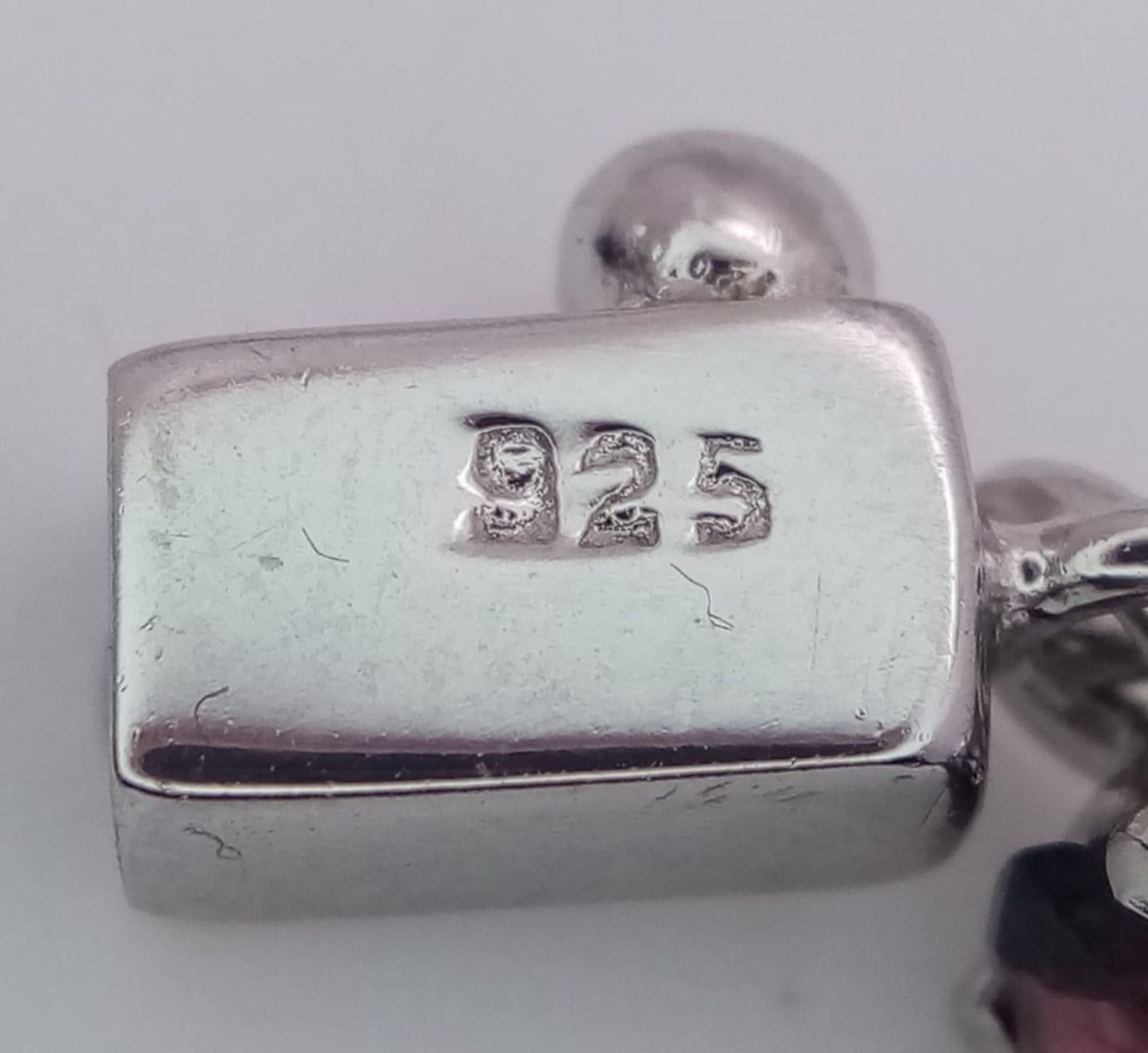 A Hessonite Garnet Gemstone Tennis Bracelet set in 925 Silver. 24.2g total weight. 18cm. Ref: HV - - Bild 4 aus 4