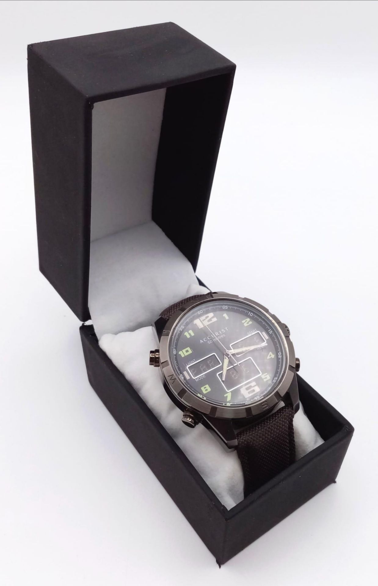 An Excellent Condition Accurist Model 7232 Men’s Digital and Analogue Watch. Bronze Tone. 48mm - Bild 7 aus 7