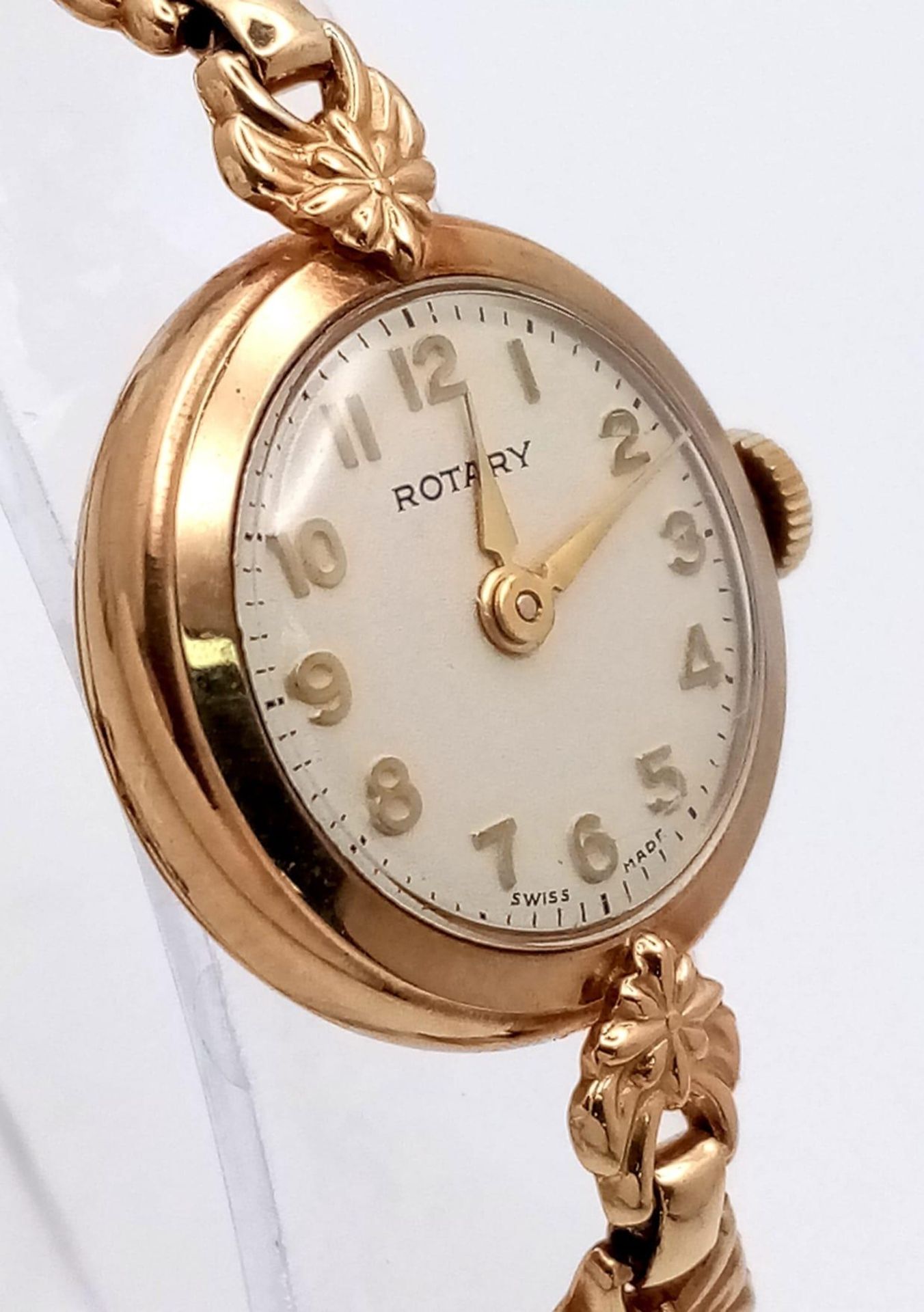 A Lovely Vintage Rotary 9K Gold Ladies Watch. 9K gold bracelet and case - 20mm. White dial. - Image 3 of 7