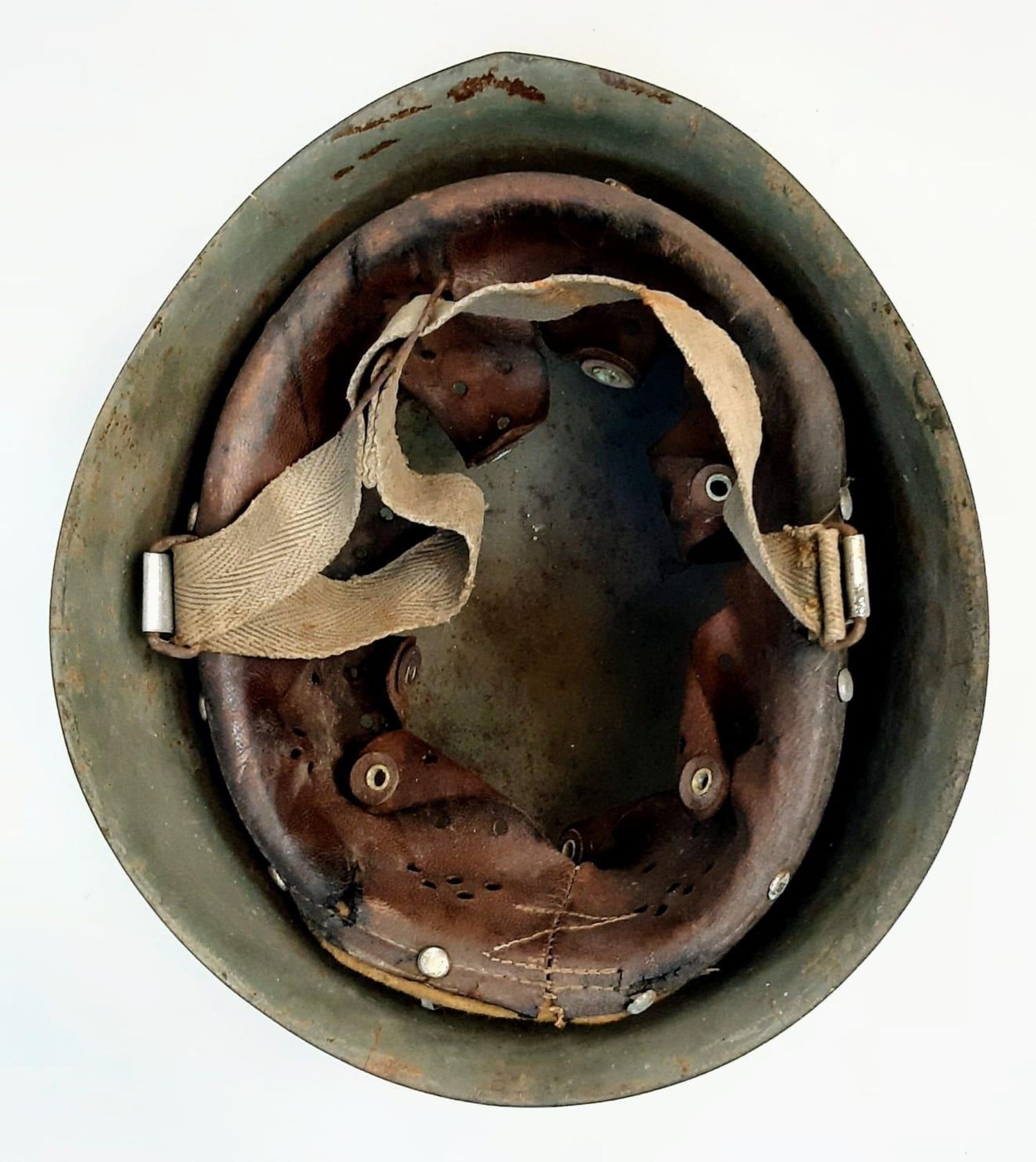 A WW2 Italian M33 Helmet with insignia of the Coastal Artillery. - Image 5 of 5