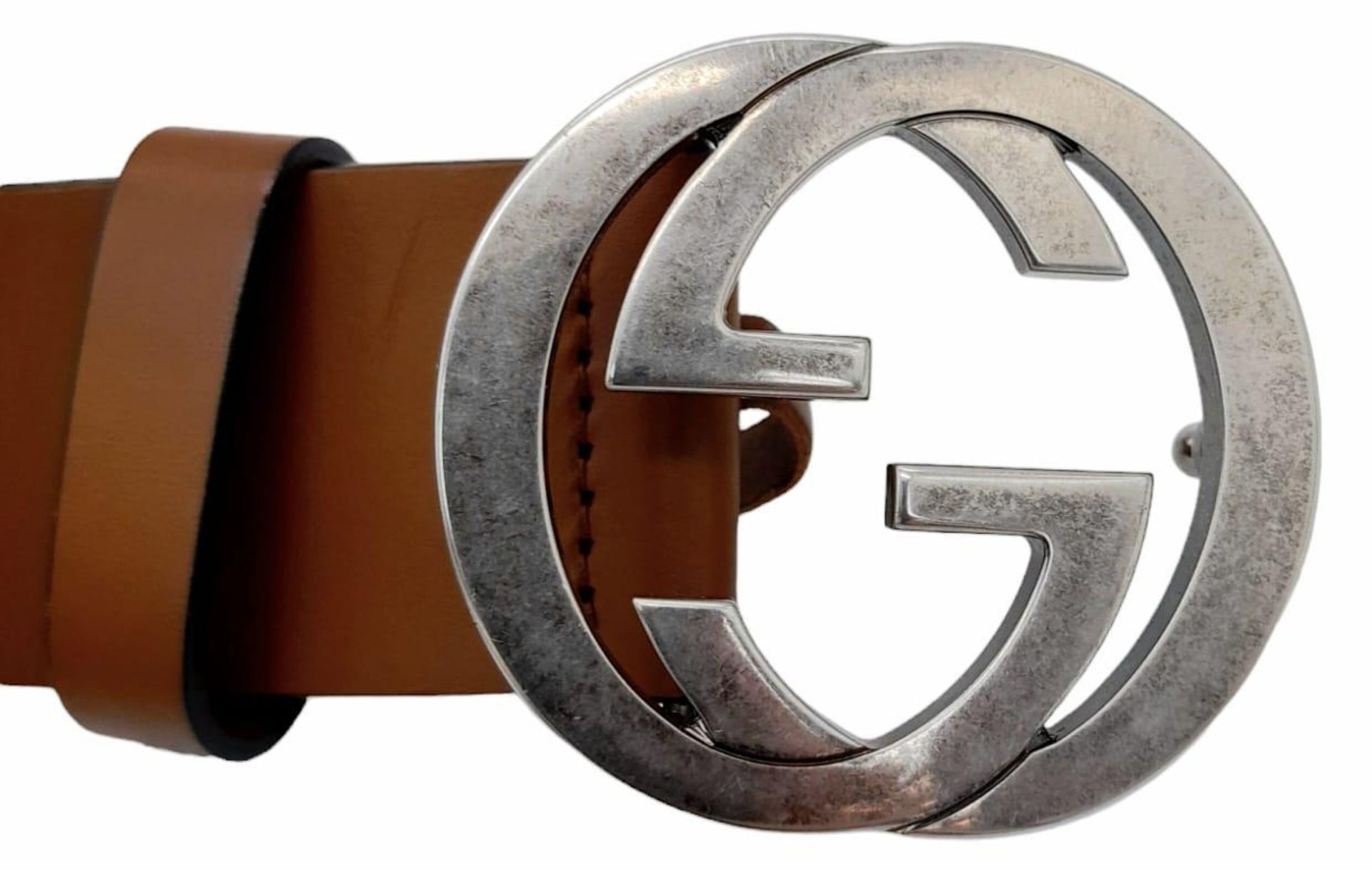 A Gucci Interlocking GG Signature Leather Belt. Brown Calfskin Leather, Silver Tone Hardware. - Bild 5 aus 6