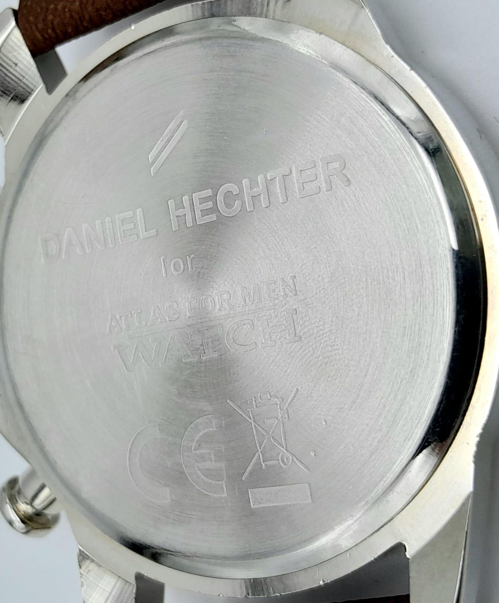 A Men’s Unworn Chronograph Style Quartz Watch by Daniel Hechter. 50mm Including Crown. New Battery - Bild 5 aus 6