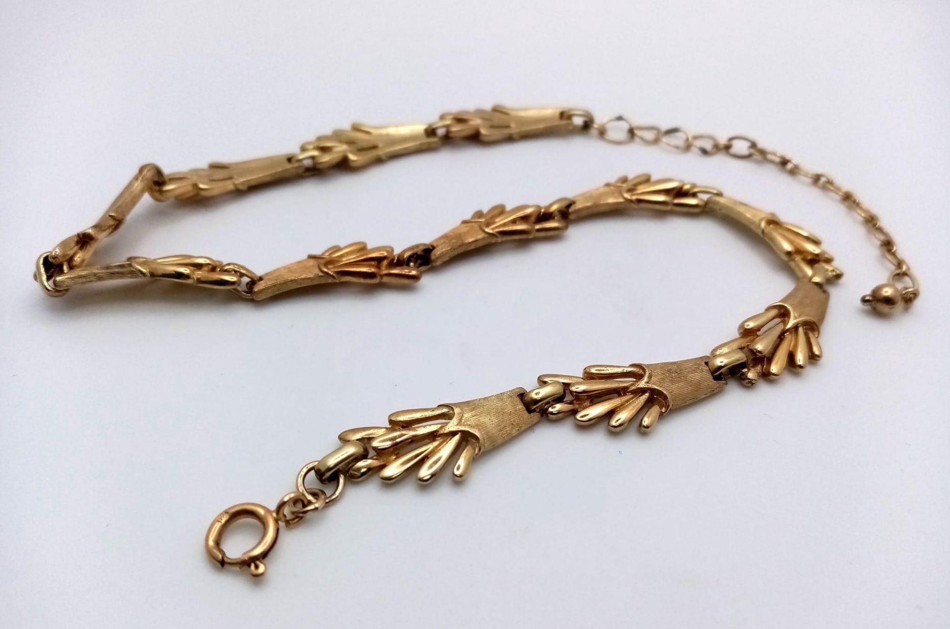 A Vintage 18K Yellow Gold Substantial Harvest-Burst Link Necklace. 44cm length. 66.37g weight. - Bild 4 aus 5