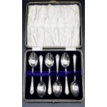 A collection of 6 antique sterling silver tea spoons. Full hallmark Birmingham, 1928. Total weight