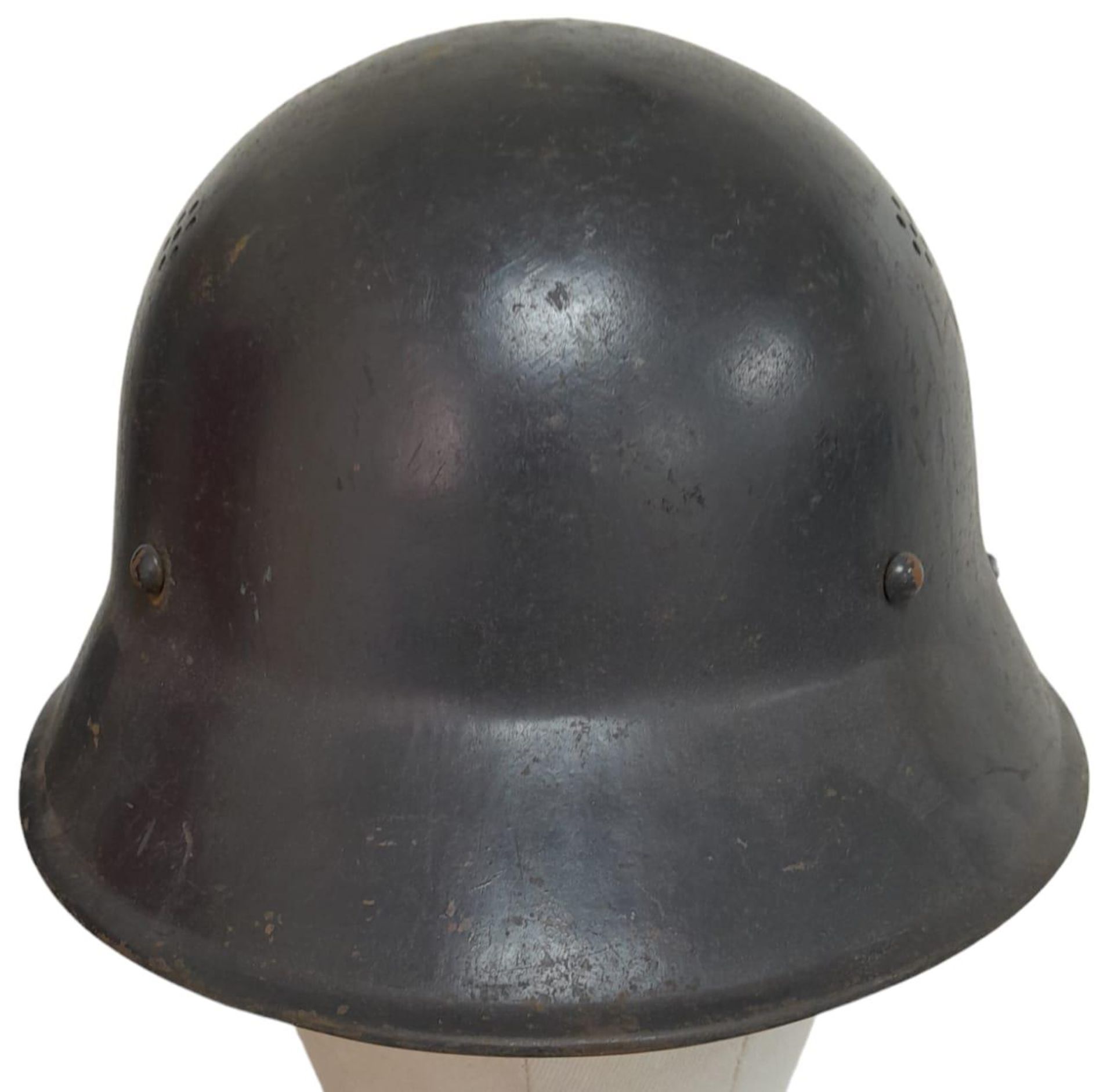 WW2 Czech M30 Helmet used by the German RLB (Air Raid Warden) Apart form the re-cycling element, - Bild 4 aus 5