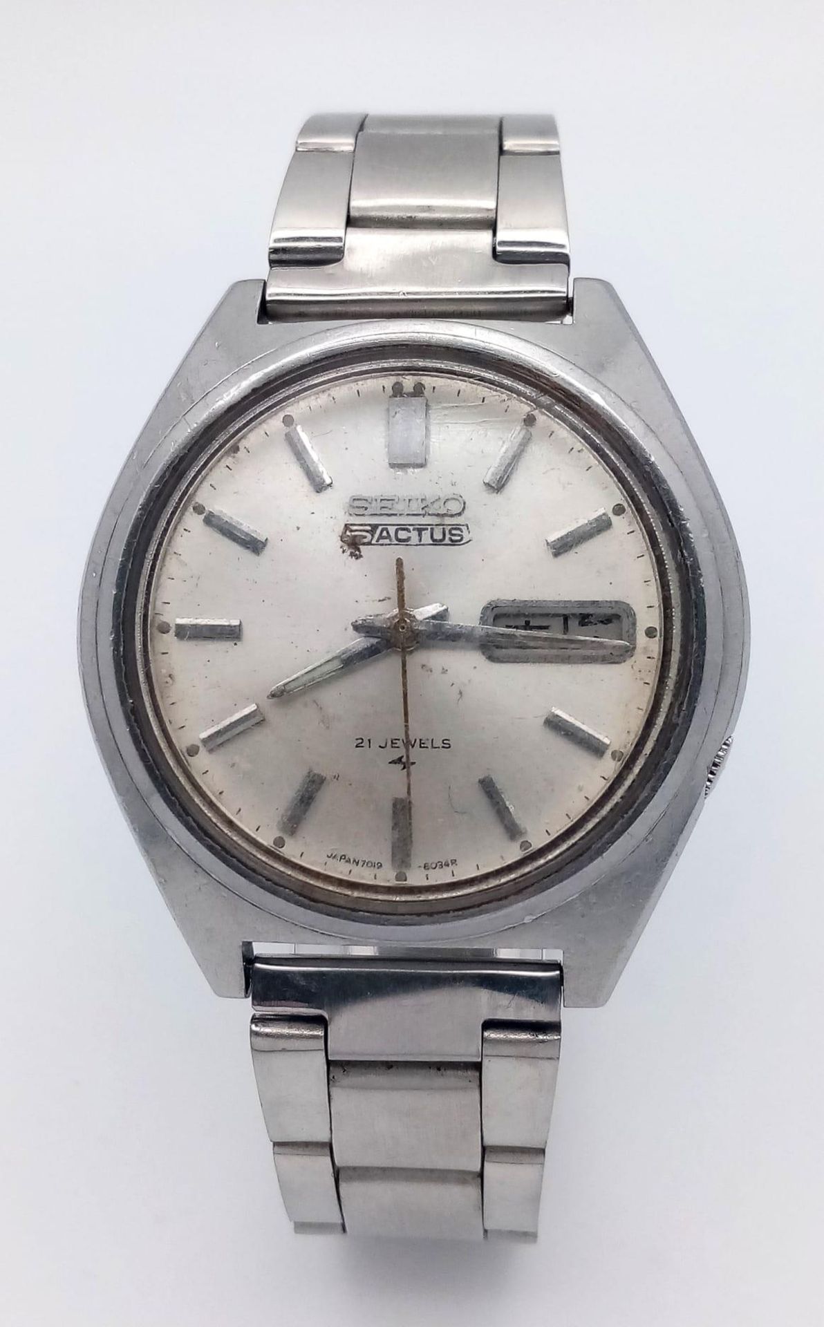 A Vintage Seiko 5 Actus Gents Watch. Stainless steel bracelet and case - 38mm. Aged dial with day/ - Bild 2 aus 6