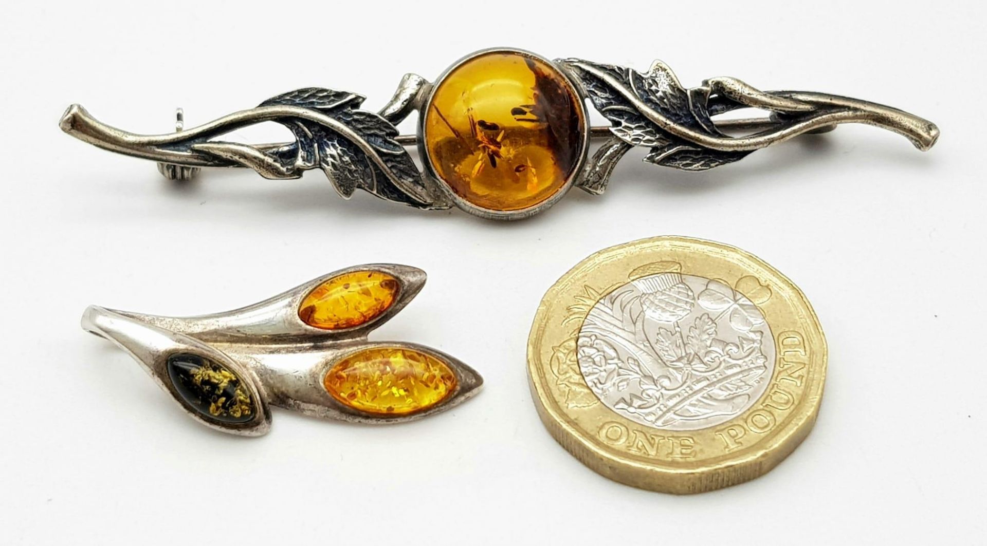 A STERLING SILVER AMBER SET BROOCH & PENDANT. TOTAL WEIGHT 8.4G - Image 7 of 7