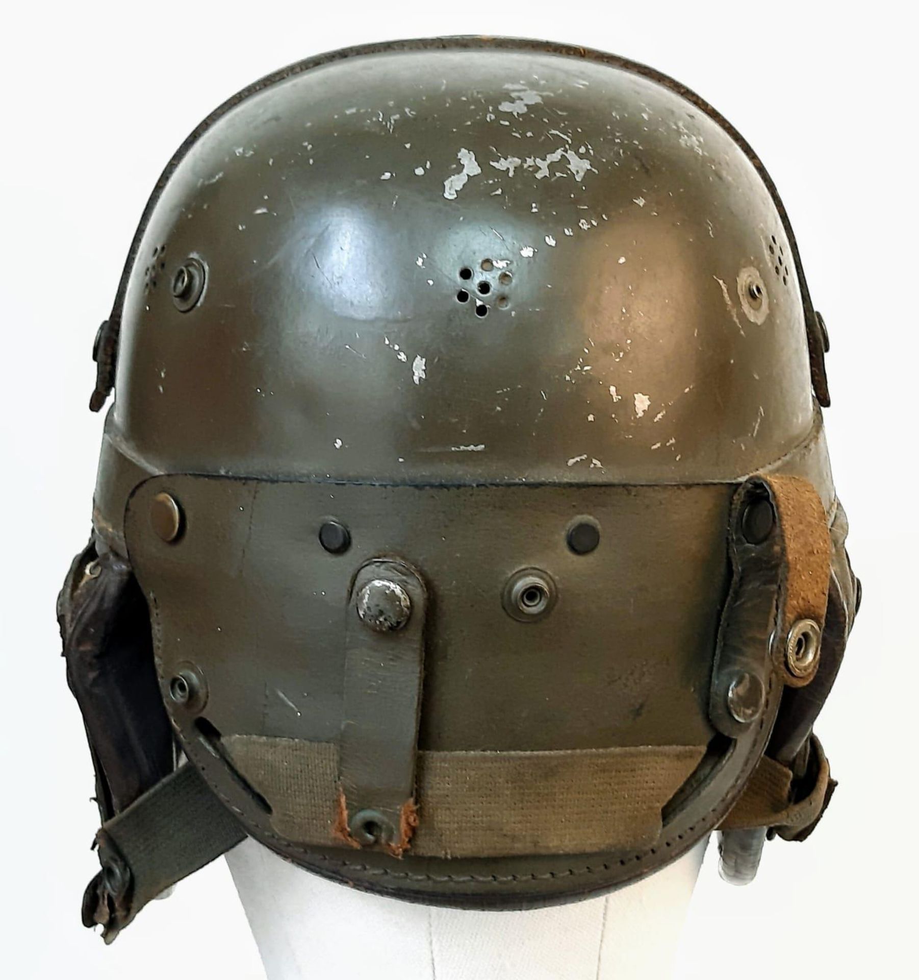 A WW2 American Sherman Tank Crew Helmet. Very Good Condition with Liner. - Bild 3 aus 6