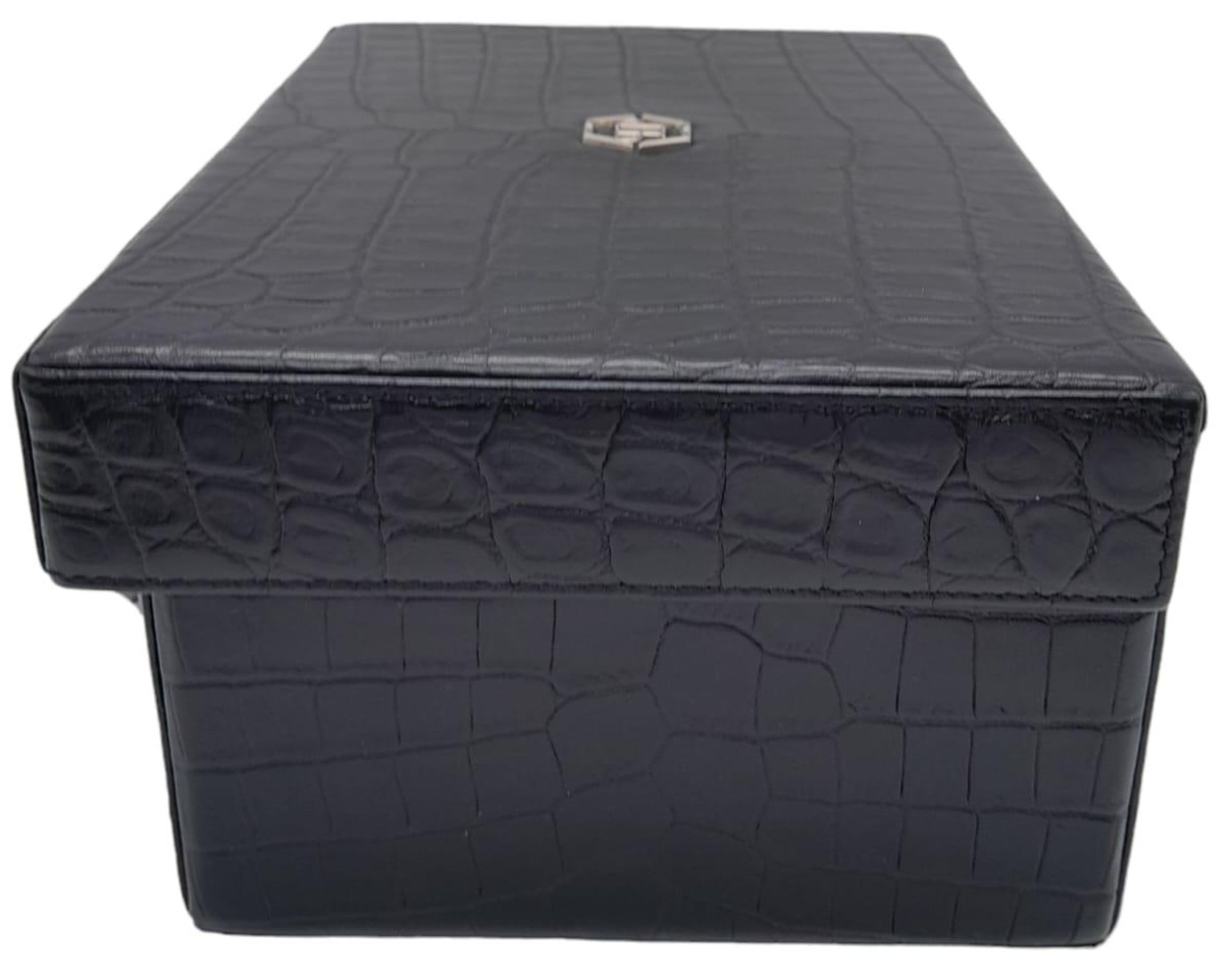 A Philipp Plein Handle Bag Statement. Crocodile Printed Patent Box Bag, Leather exterior, Leather - Image 4 of 11