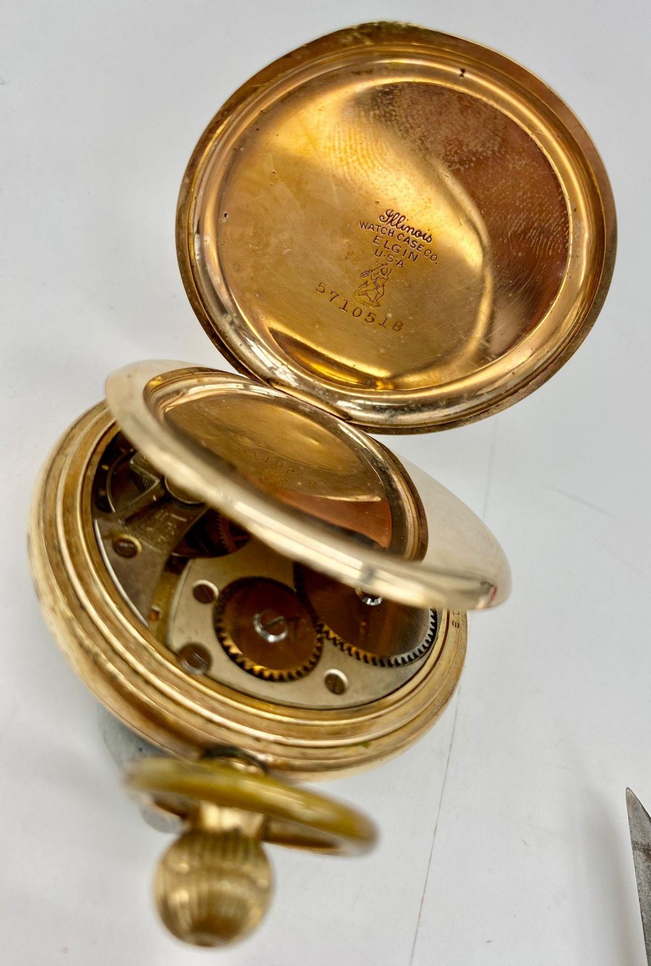 An Antique Gold Plated Record Watch Company Pocket Watch. 7 jewels. Top Winder. White dial with - Image 3 of 5