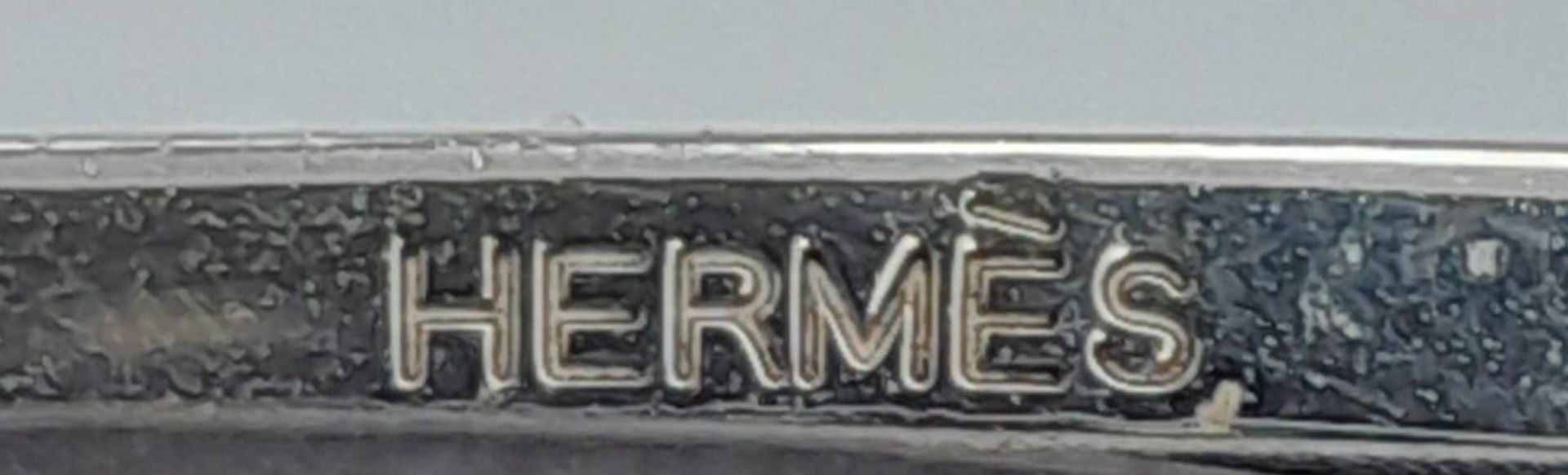 A Hermes Black Leather H Logo Constance Changeable Belt. Silvertone H Buckle with Orange Enamel. - Bild 5 aus 5