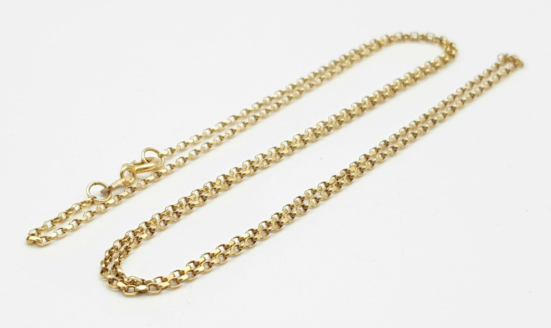A Vintage 9K Yellow Gold Delicate Necklace. 60cm. 2.9g weight.