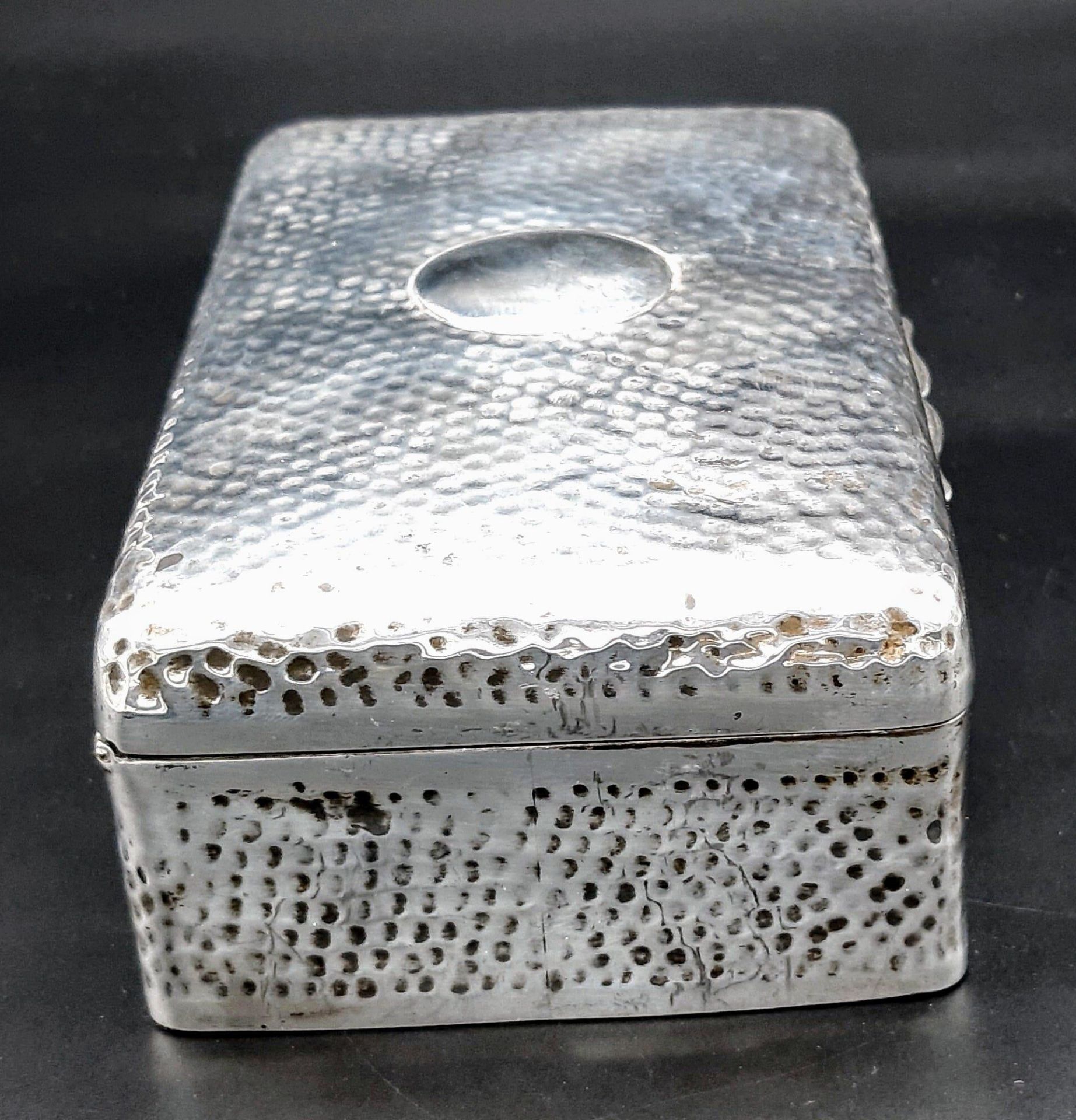A Wonderful Antique Sterling Silver Cigarette, Cheroot Case. Dimpled silver exterior with a good - Image 4 of 8
