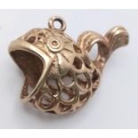 A Vintage 9K Yellow Gold Wide Mouth Decorative Pierced Fish Pendant/Charm. 25mm. 3.1g weight.