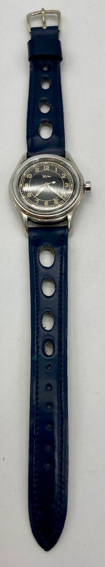 A Rare Vintage Mechanical Wyler Gents Watch. Blue leather strap . Stainless steel case - 31mm. Black - Bild 2 aus 3
