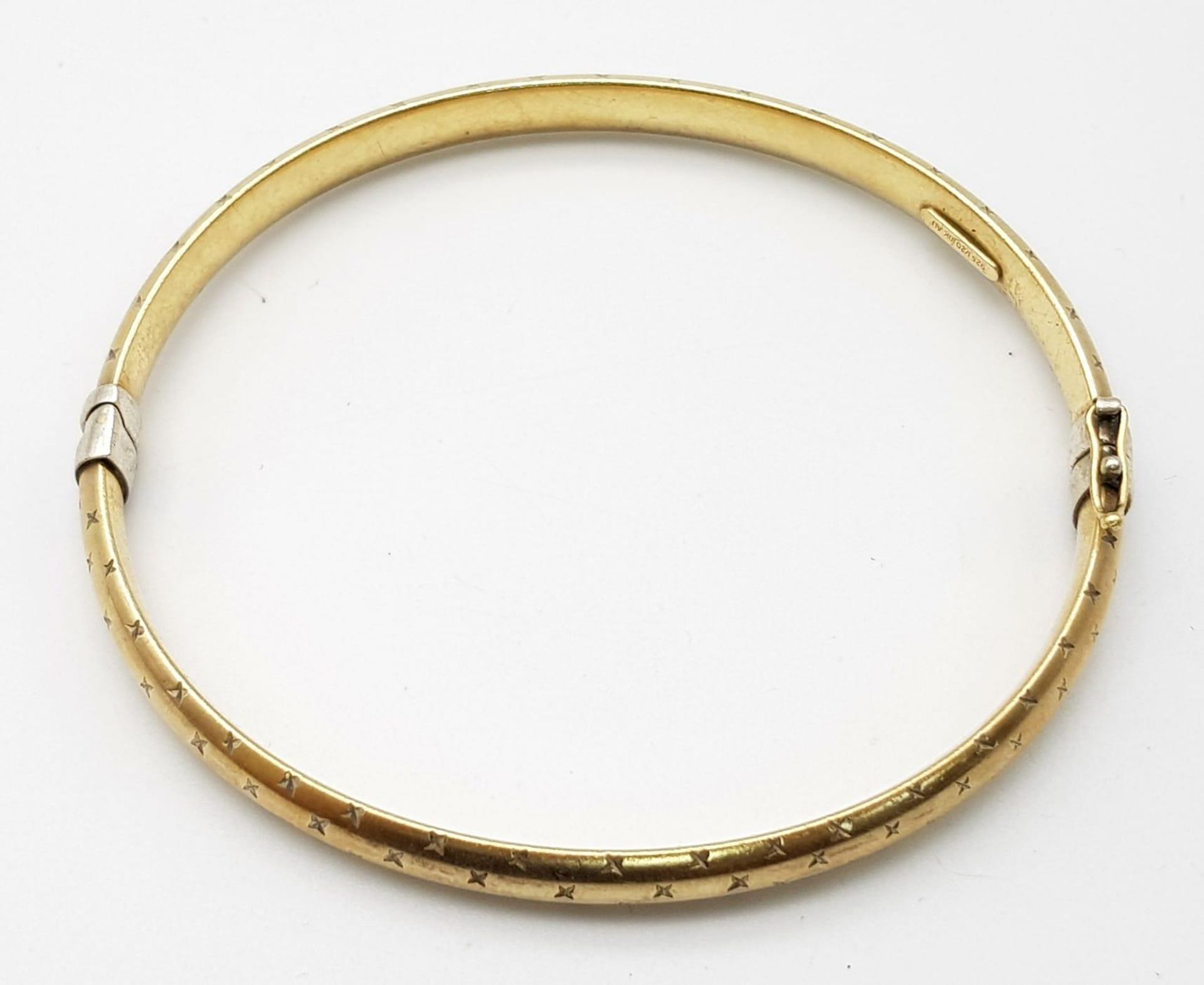 A Vinted Gold Plated 925 Silver Bangle. Clip open design. 63mm. - Image 4 of 5