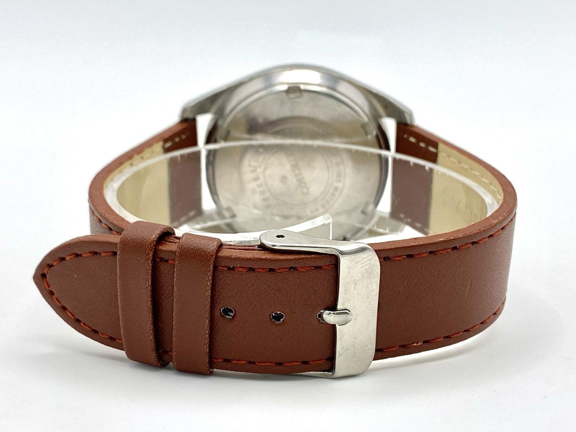 A Vintage Seiko 5 Automatic Gents Watch. Brown leather strap. Stainless steel case - 37mm. Dark grey - Bild 5 aus 7