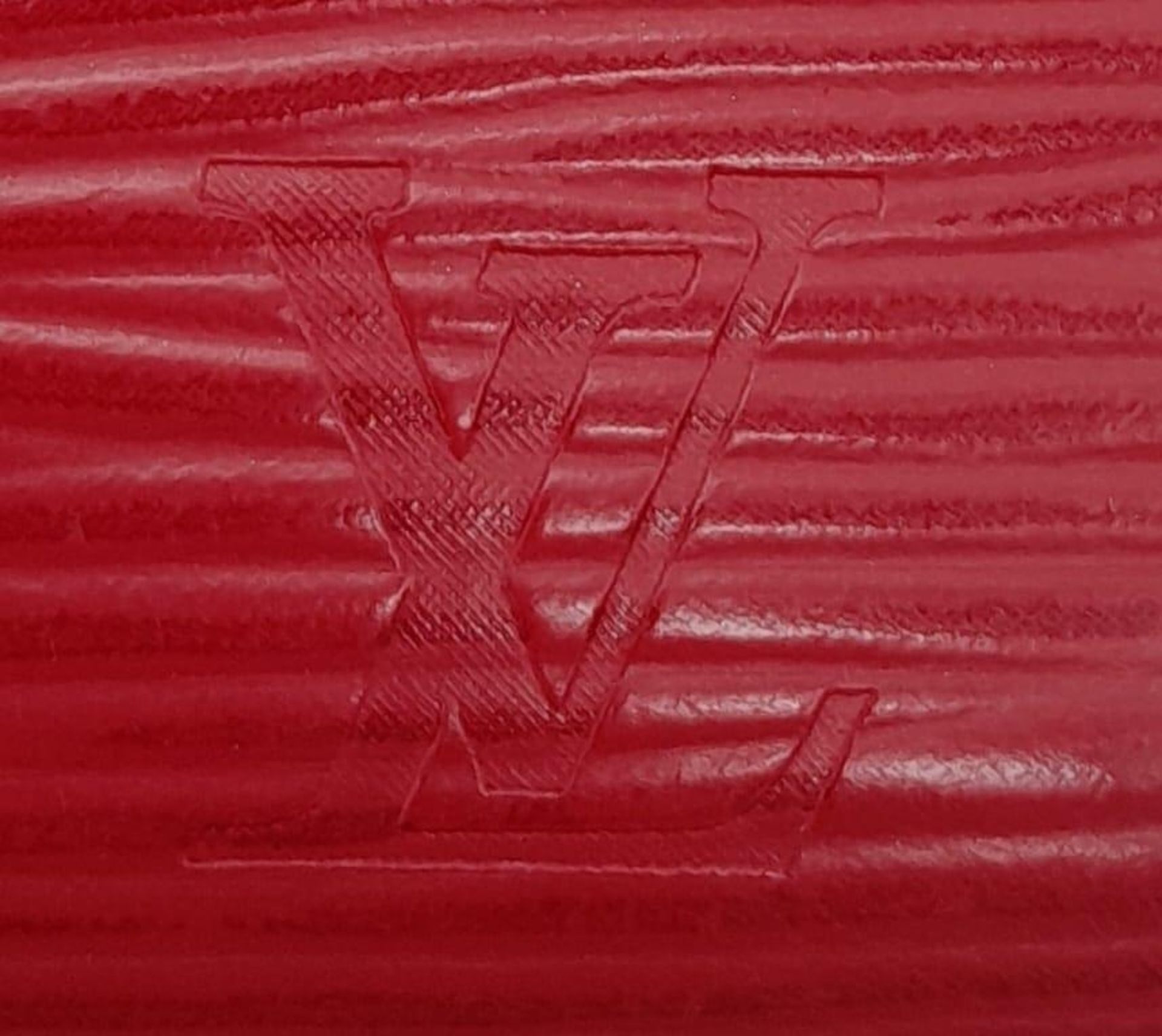A Louis Vuitton Castillan Red Epi Leather French Purse Wallet. Epi Leather Exterior with the LV logo - Bild 8 aus 10