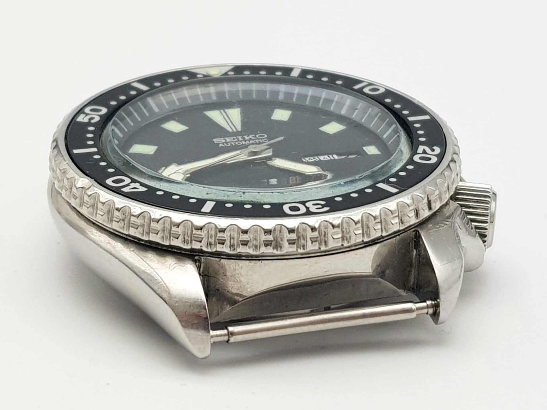 A VINTAGE SEIKO AUTOMATIC DIVERS WATCH WITH DAY AND DATE BOX .. NO STRAP G.W.O. - Image 5 of 5