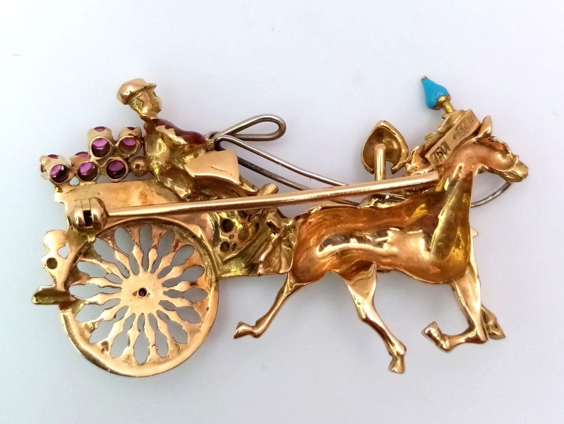 A Vintage 18K Yellow Gold Gemstone and Enamel Horse with Carriage Brooch. Incredible detail with - Image 6 of 8