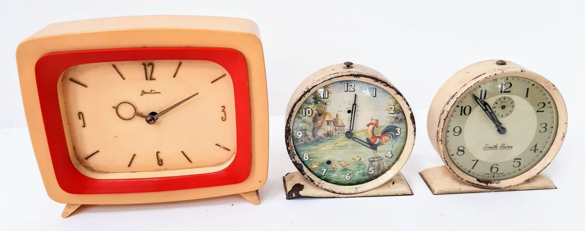 Watch time wizz by with these six vintage clocks. Five Smith's and one Bentima all fixed to unwind - Image 4 of 5