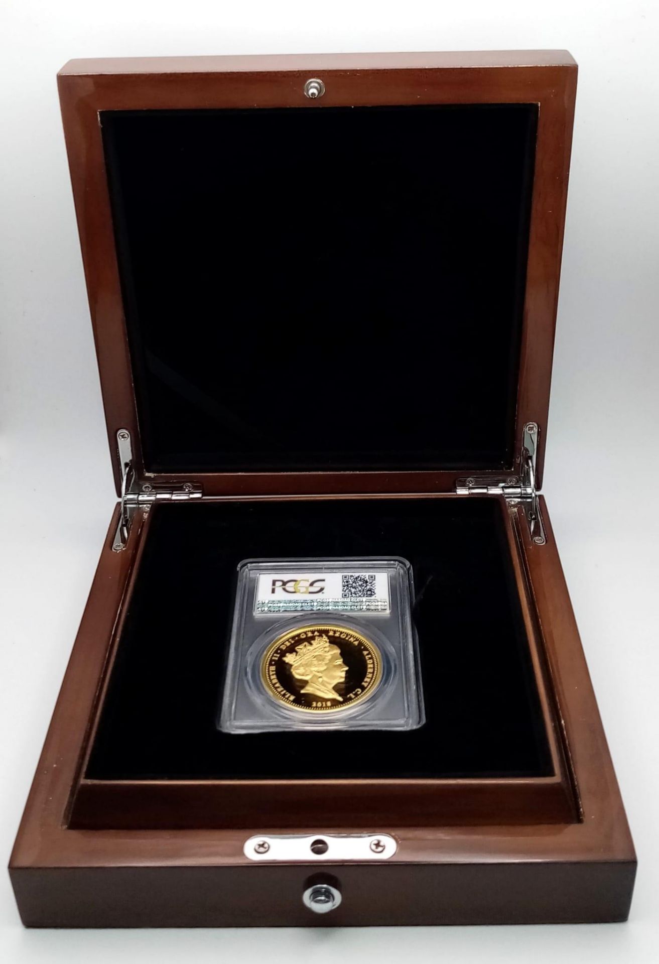 A Limited Edition Reflective Soldier 1oz Fine Gold (.999) Proof Coin. This 2018 (One Hundred - Image 3 of 4