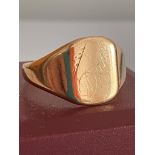 Gentlemans vintage 9 carat GOLD SIGNET RING. Having ‘DAD’ inscribed faintly to top. 3.7 grams.