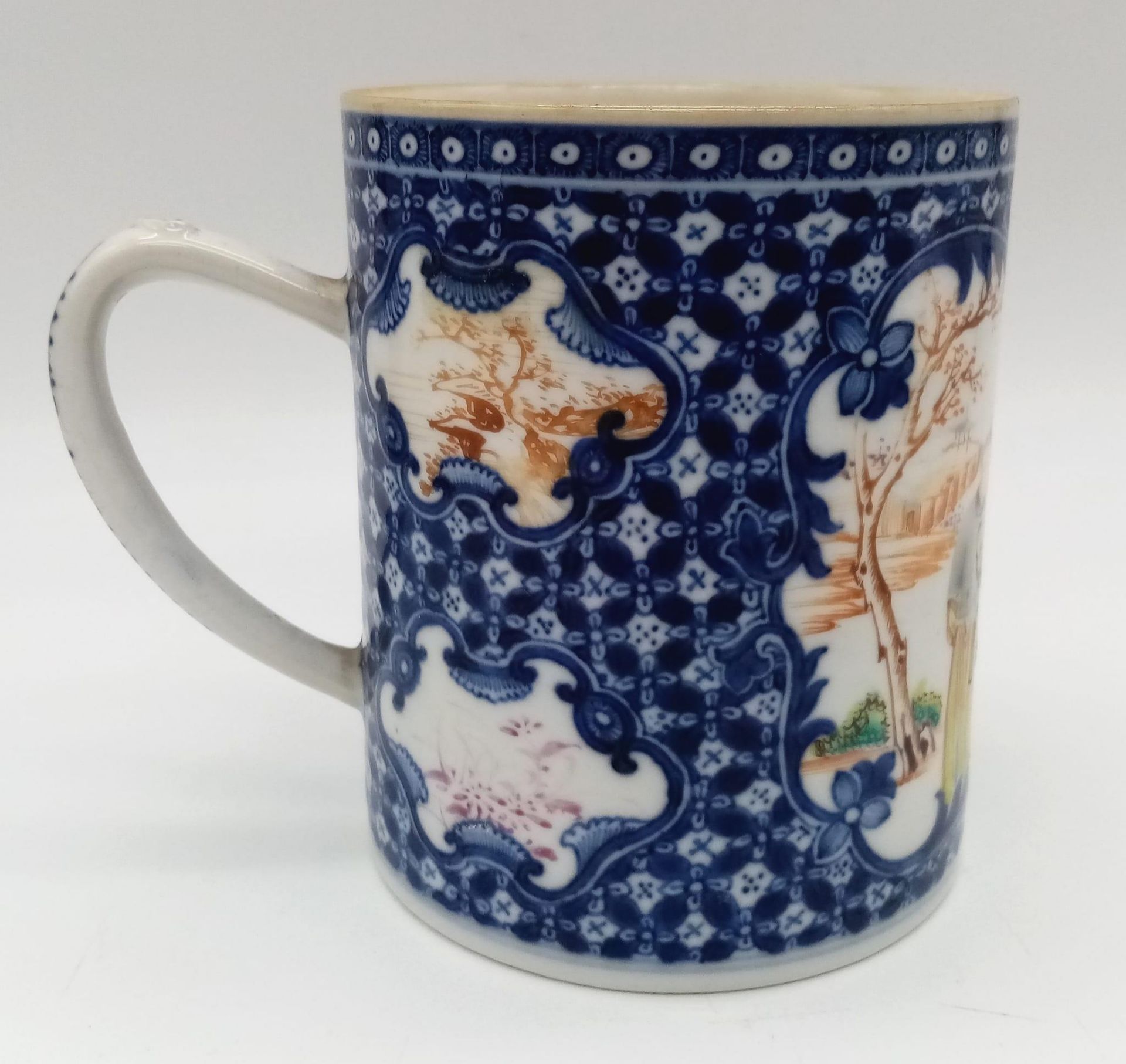 A large Antique 18th Century Chinese Hand-Painted Famille Rose mug - with a family garden scene. - Image 3 of 5