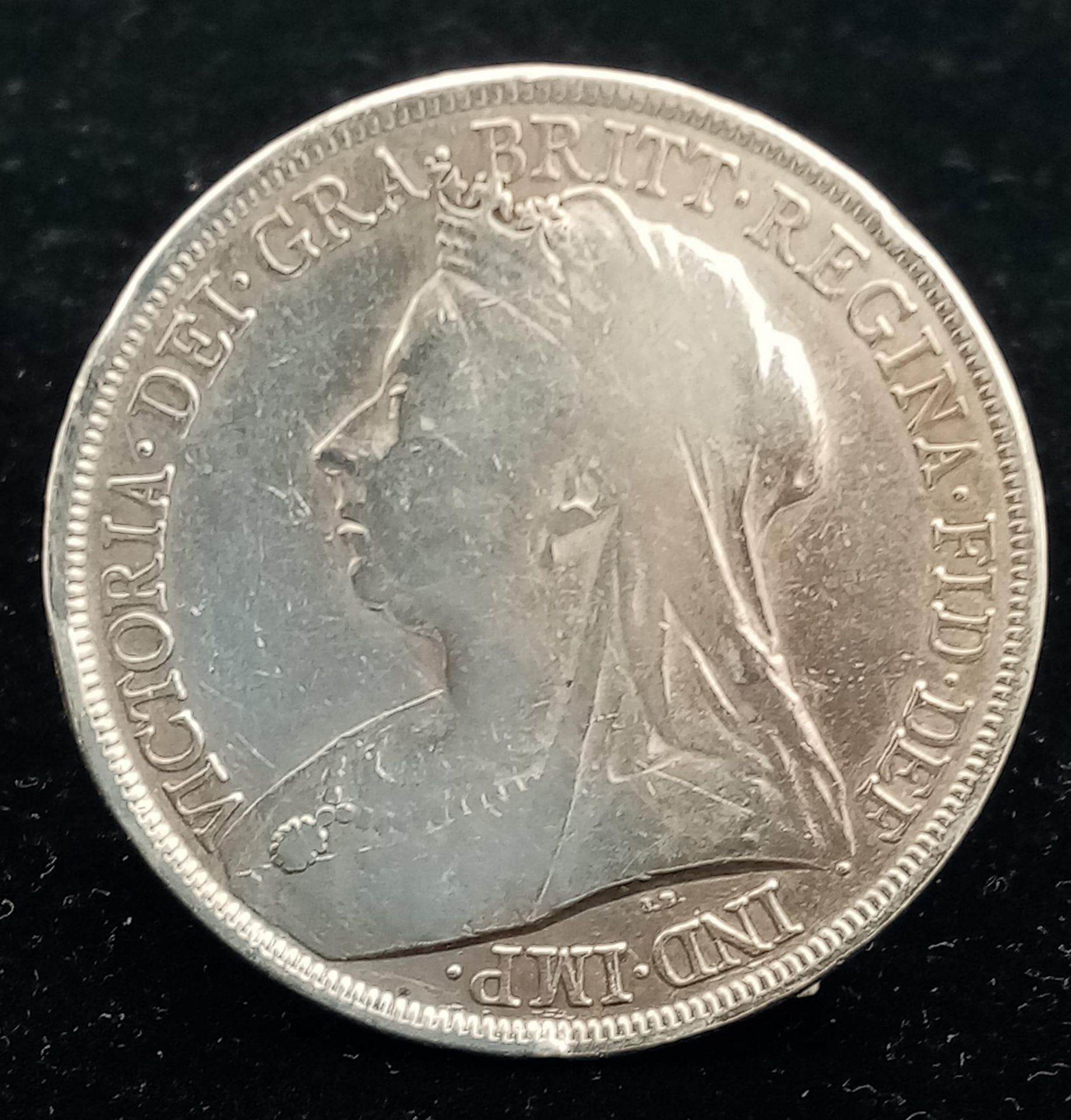 An 1893 Queen Victoria Silver Crown. VF grade but please see photos. - Bild 2 aus 5