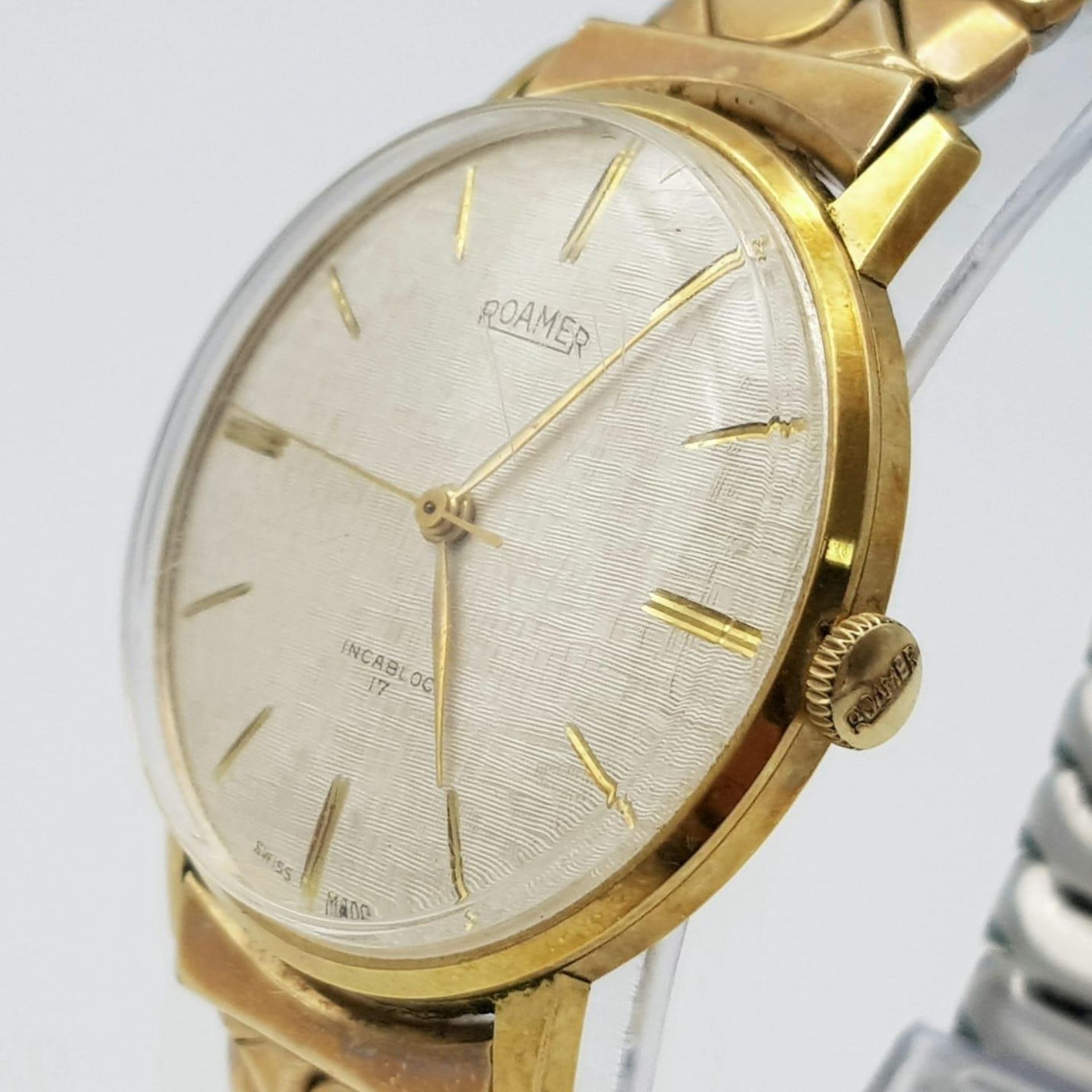 A Vintage Roamer Mechanical Gents Watch. Expandable gilded strap. Two tone stainless steel case - - Image 3 of 5