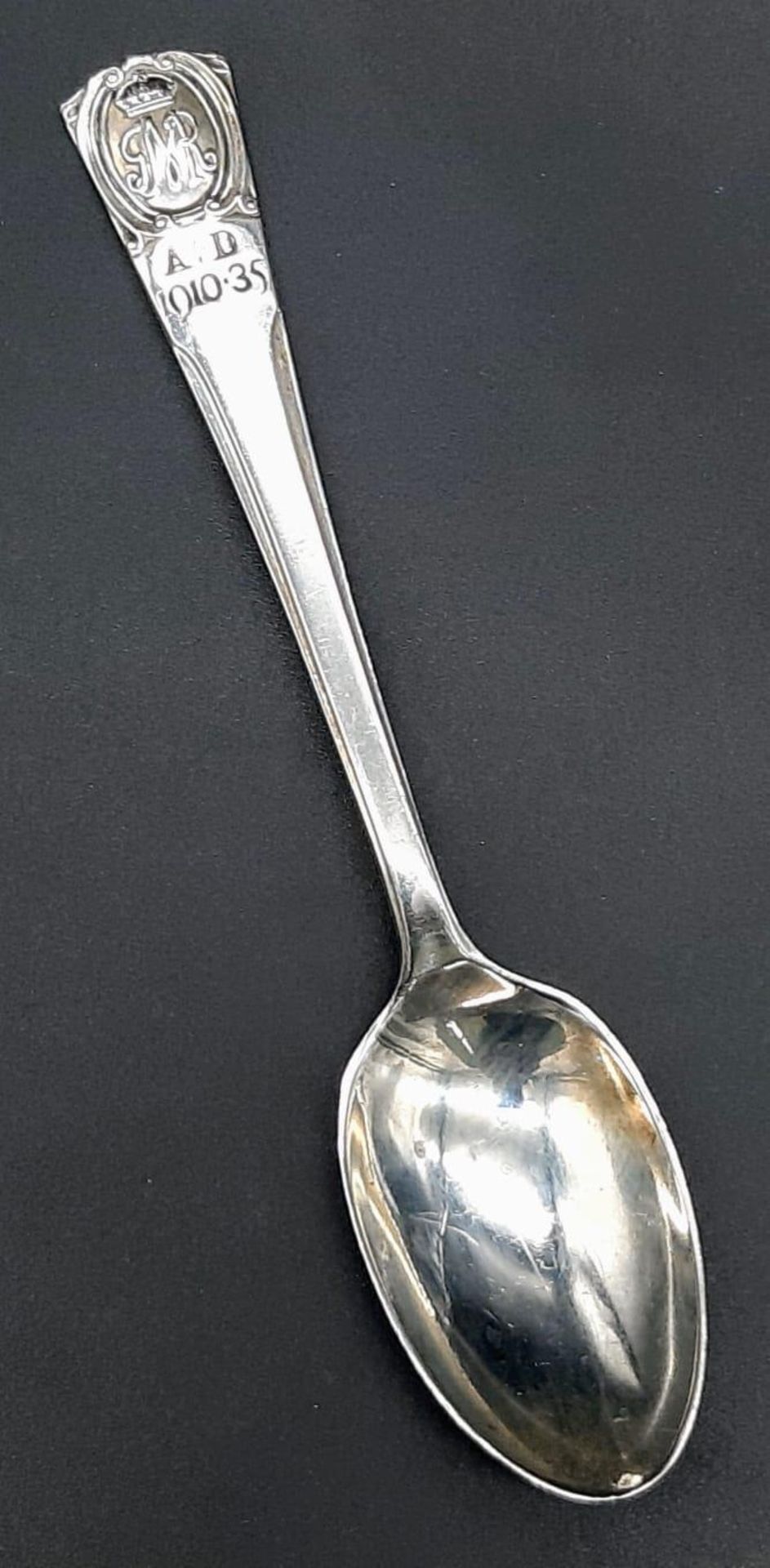 A vintage sterling silver tea spoon. Full hallmark Sheffield, 1936. Total weight 9.85G. Total length