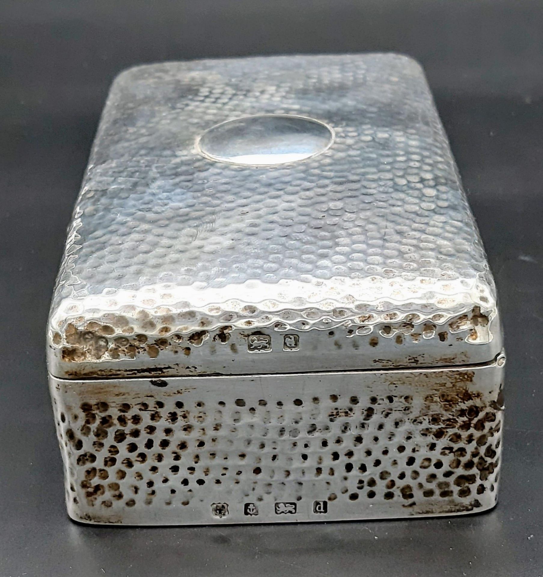 A Wonderful Antique Sterling Silver Cigarette, Cheroot Case. Dimpled silver exterior with a good - Image 2 of 8