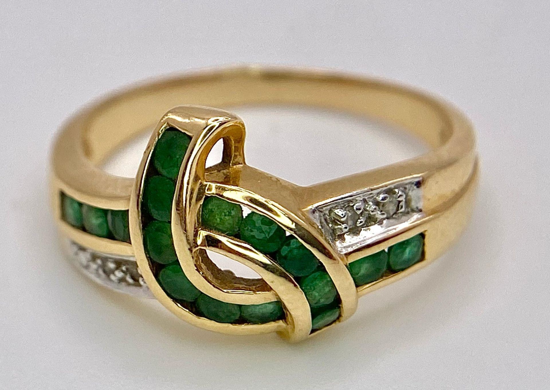 A 14K GOLD DIAMOND AND EMERALD RING . 3.3gms size O - Image 4 of 6
