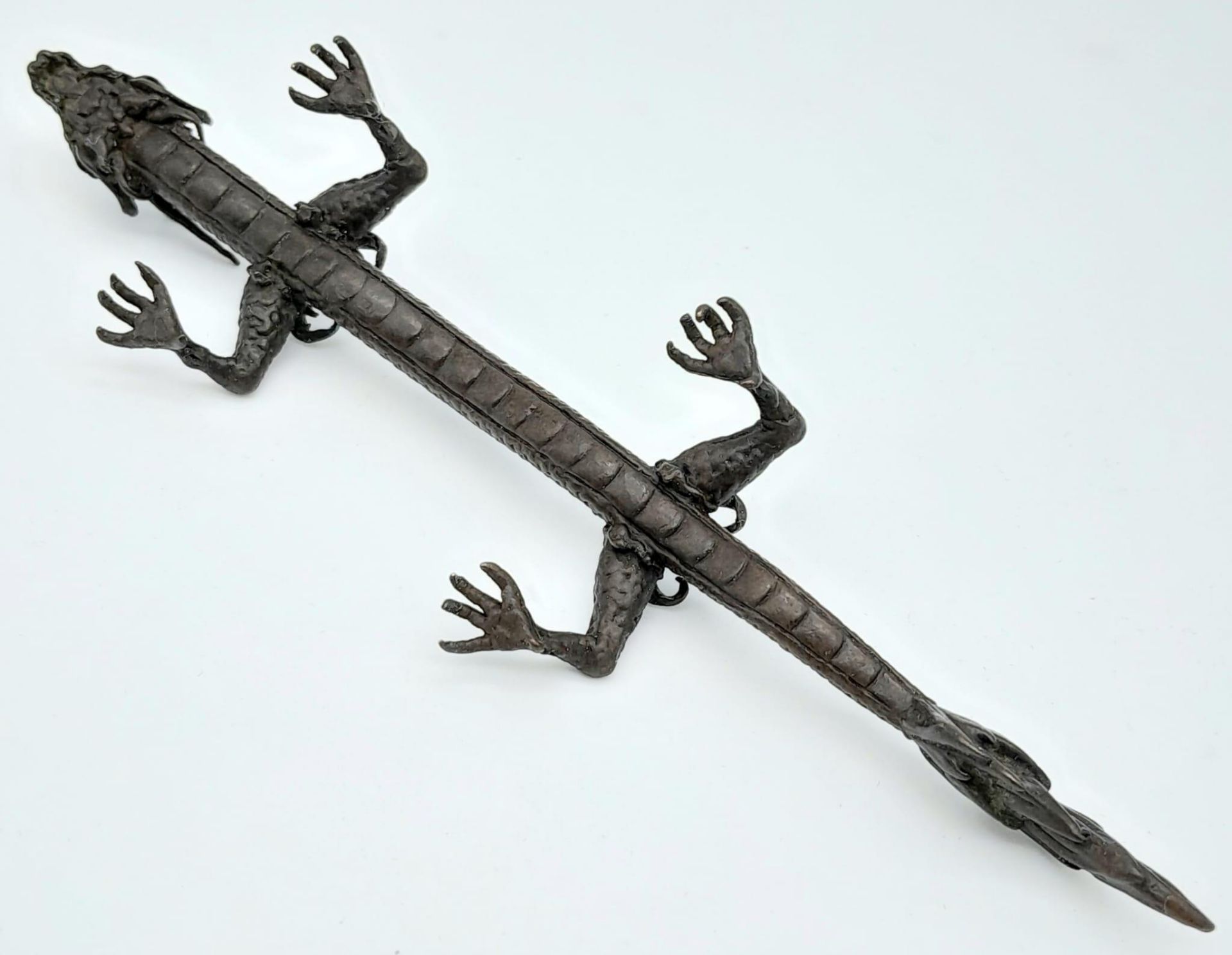 An Antique Japanese Bronze Dragon Ornament 15.5cm Length. - Bild 5 aus 5