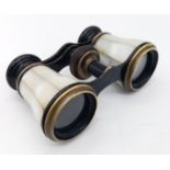 A BEAUTIFUL ANTIQUE OPERA BINOCULARS WITH MOTHER OF PEARL INLAY WORKING ORDER GREAT CONDITION