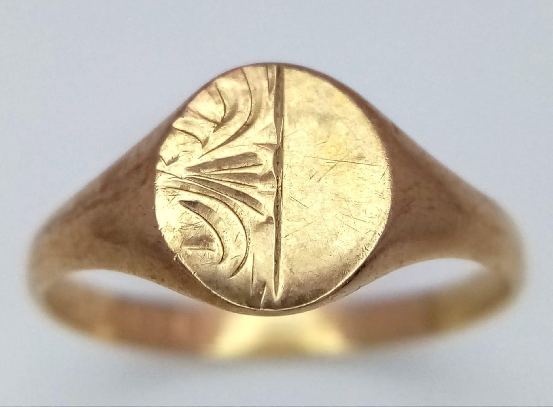 A Vintage 9K Yellow Gold Small Signet Ring. Size K. 1.3g weight. - Bild 2 aus 5