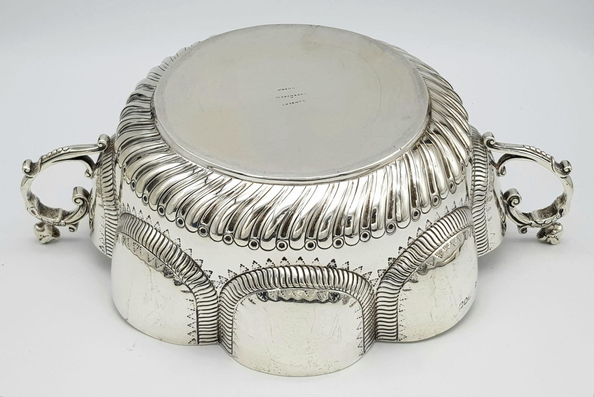 A BEAUTIFULLY ORNATE HAND ENGRAVED SOLID SILVER PUNCH BOWL MADE BY LAMBERT OF COVENTRY STREET , - Image 5 of 7