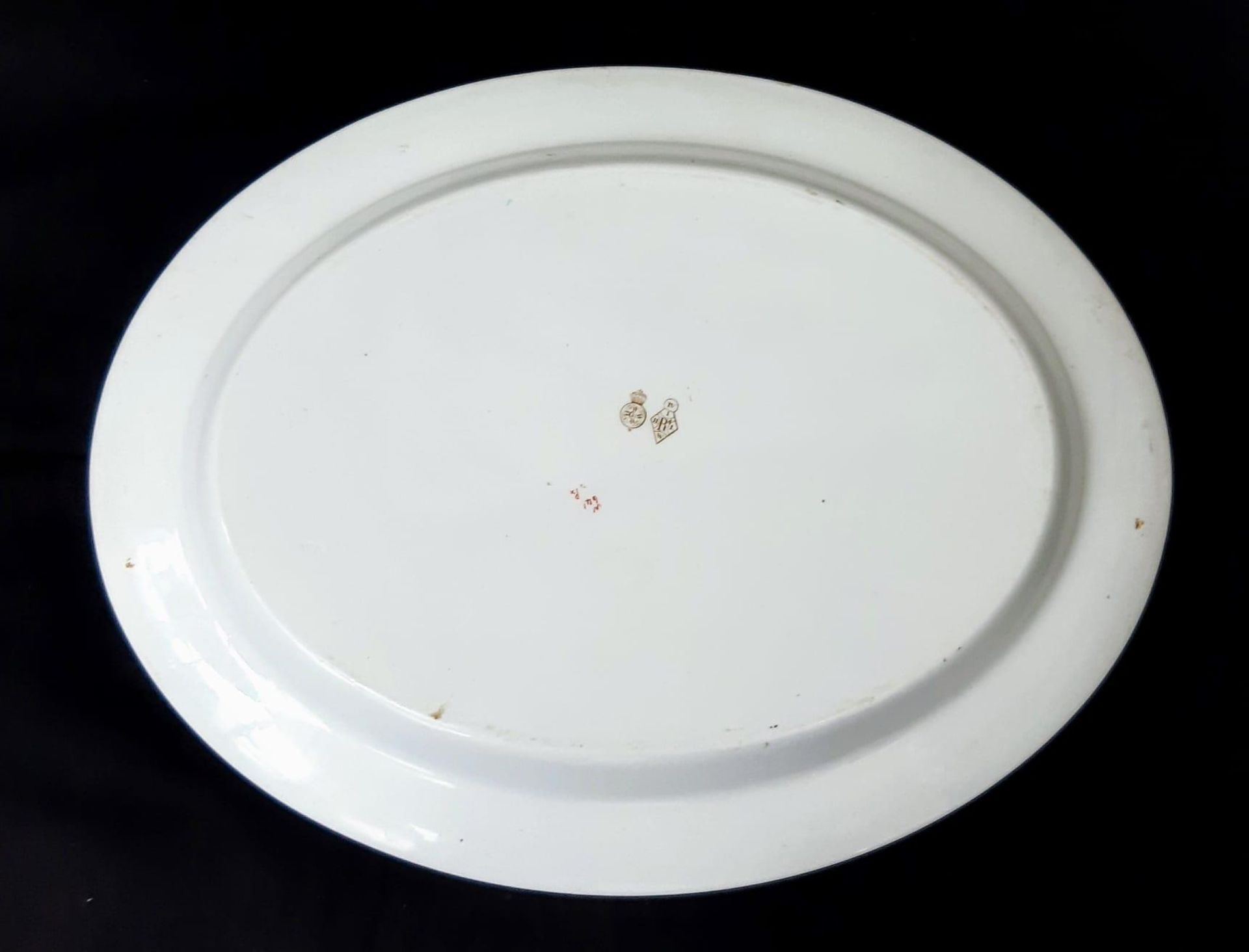 An Antique Large Serving Plate/Platter Dish. Interesting Marks on base - Possibly Royal Doulton - Bild 2 aus 3