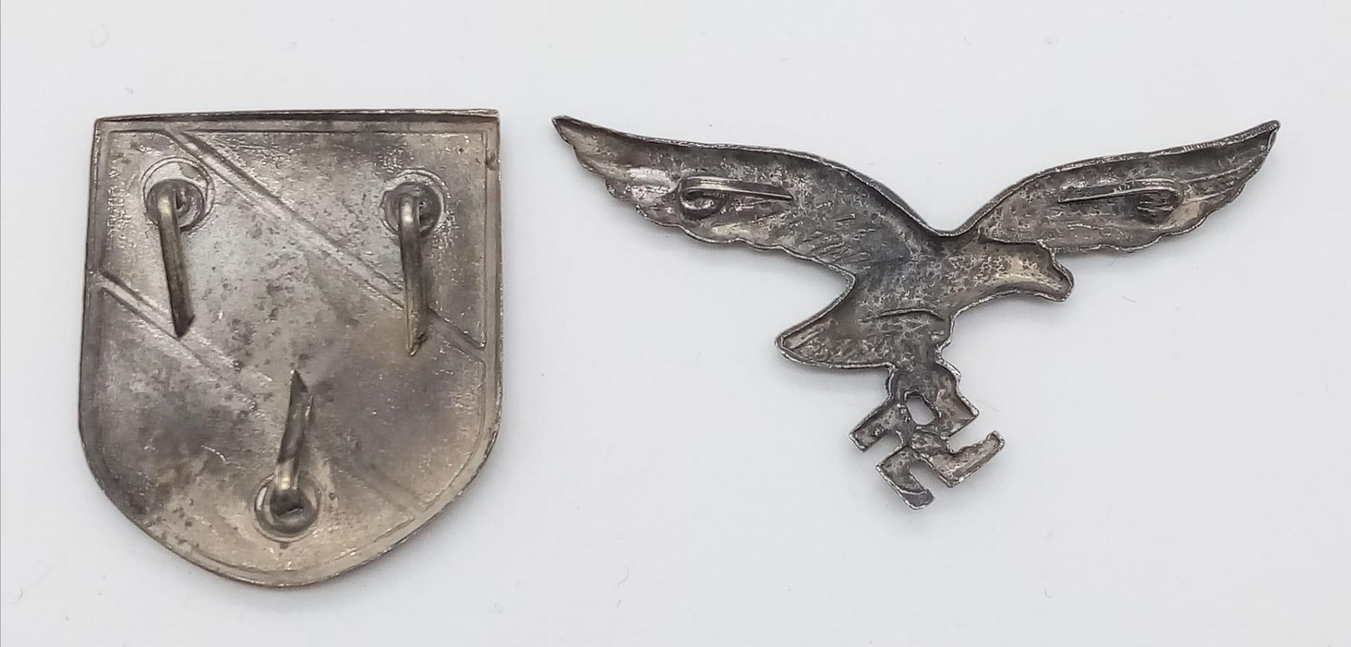 WW2 German Luftwaffe Africa Corps Tropical Pith Helmet Insignia. - Image 2 of 2