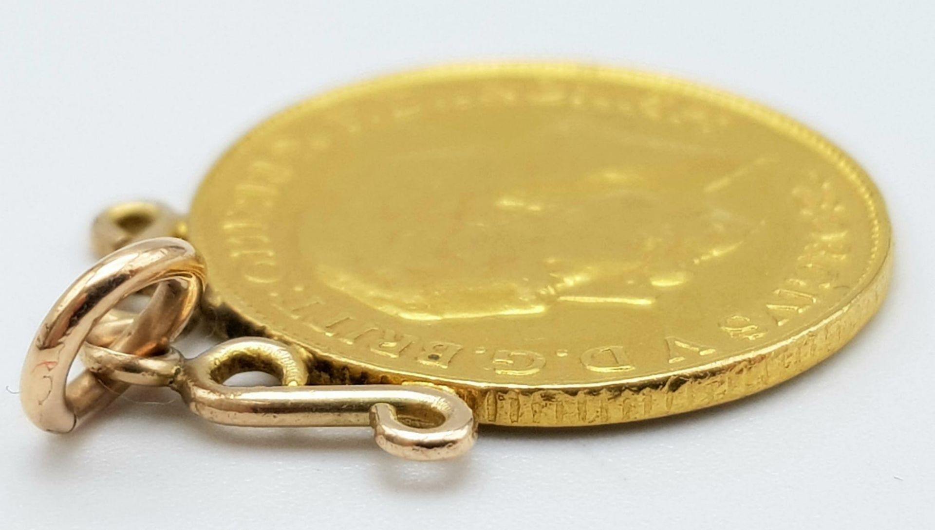 A 1912 King George V half sovereign pendant, total weight: 4.4 g - Image 3 of 4