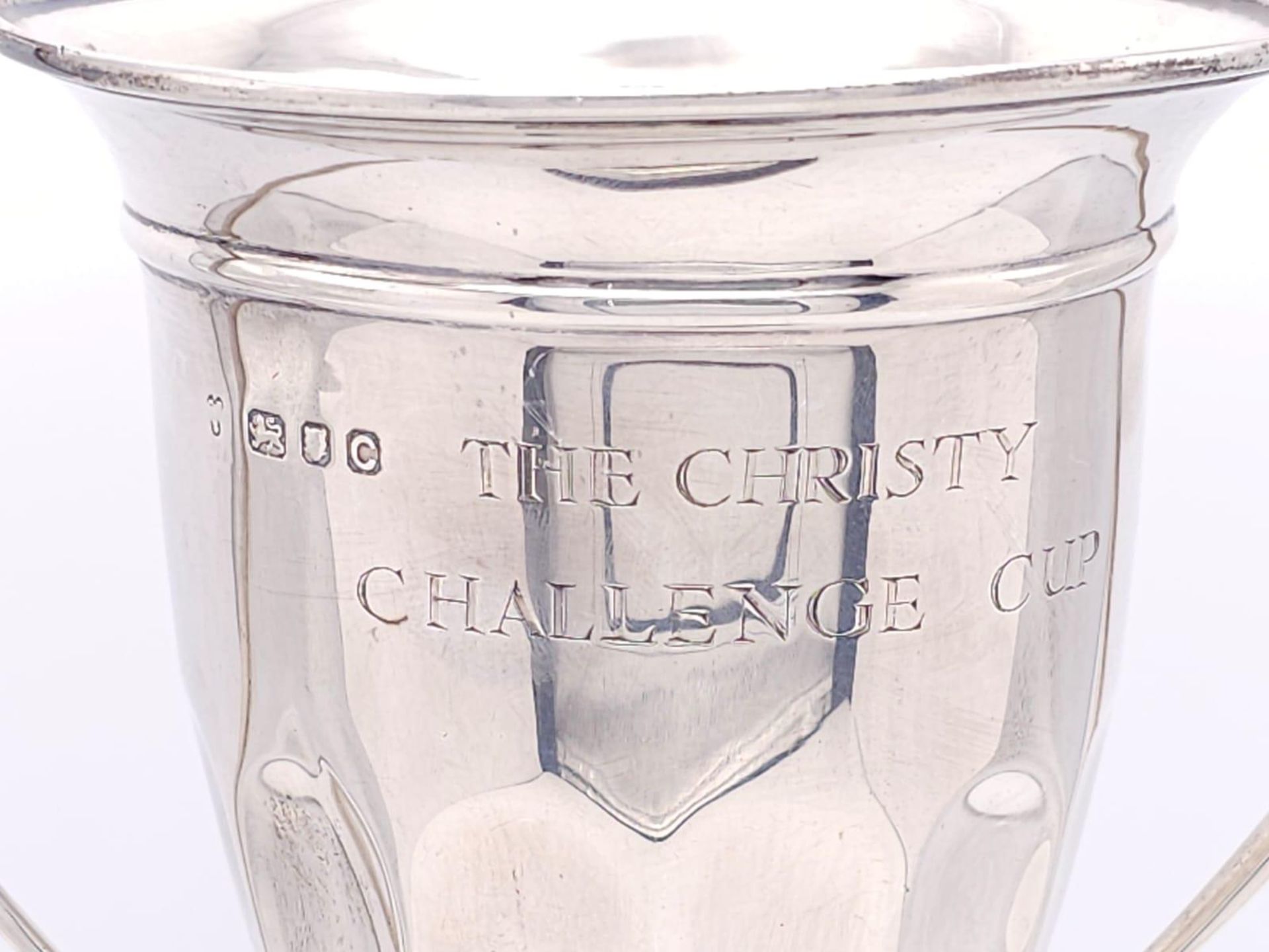 A Sterling Silver Two Handled Trophy Cup - Given to the yearly winner of The Christy Cup Challenge - Bild 5 aus 10