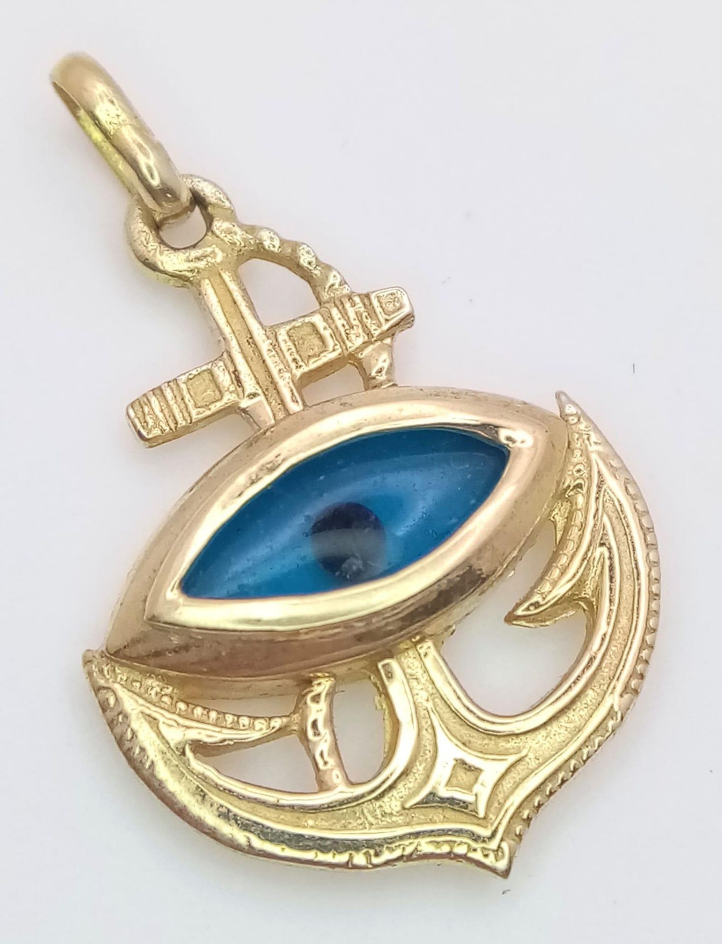 AN UNIQUE DESIGNED 14K YELLOW GOLD EVIL EYE ANCHOR PENDANT, WEIGHT 2.8G