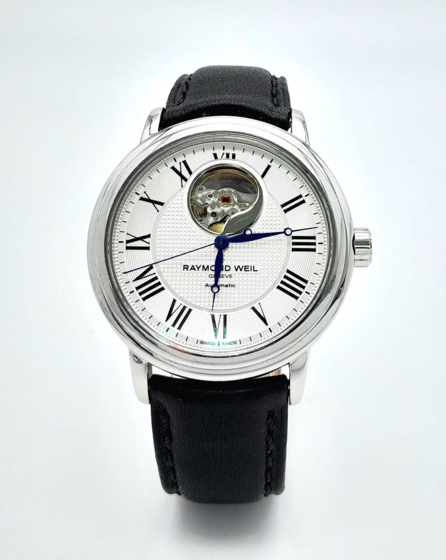 A Raymond Weil Automatic Gents Watch. Black leather strap. Stainless steel case - 40mm. Silver - Image 4 of 9