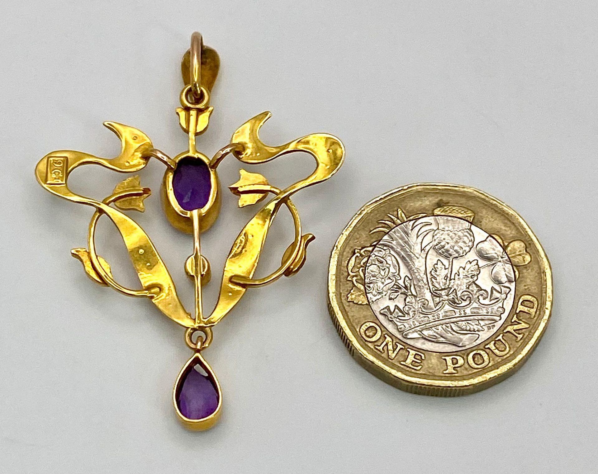 A beautiful ART NOUVEAU 9 K yellow gold pendant with vivid coloured amethysts and natural seed - Bild 3 aus 4