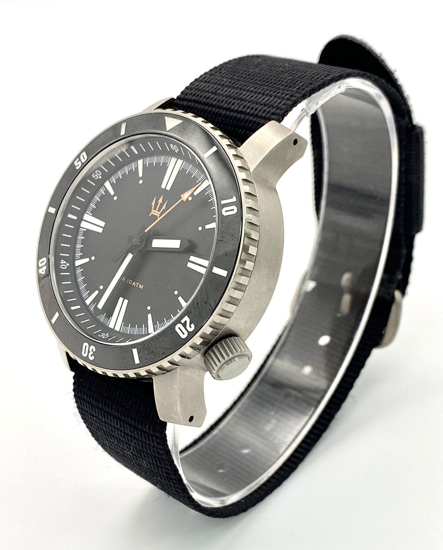 An Excellent Condition, Limited Edition, Military Specification, Automatic Divers Watch by
