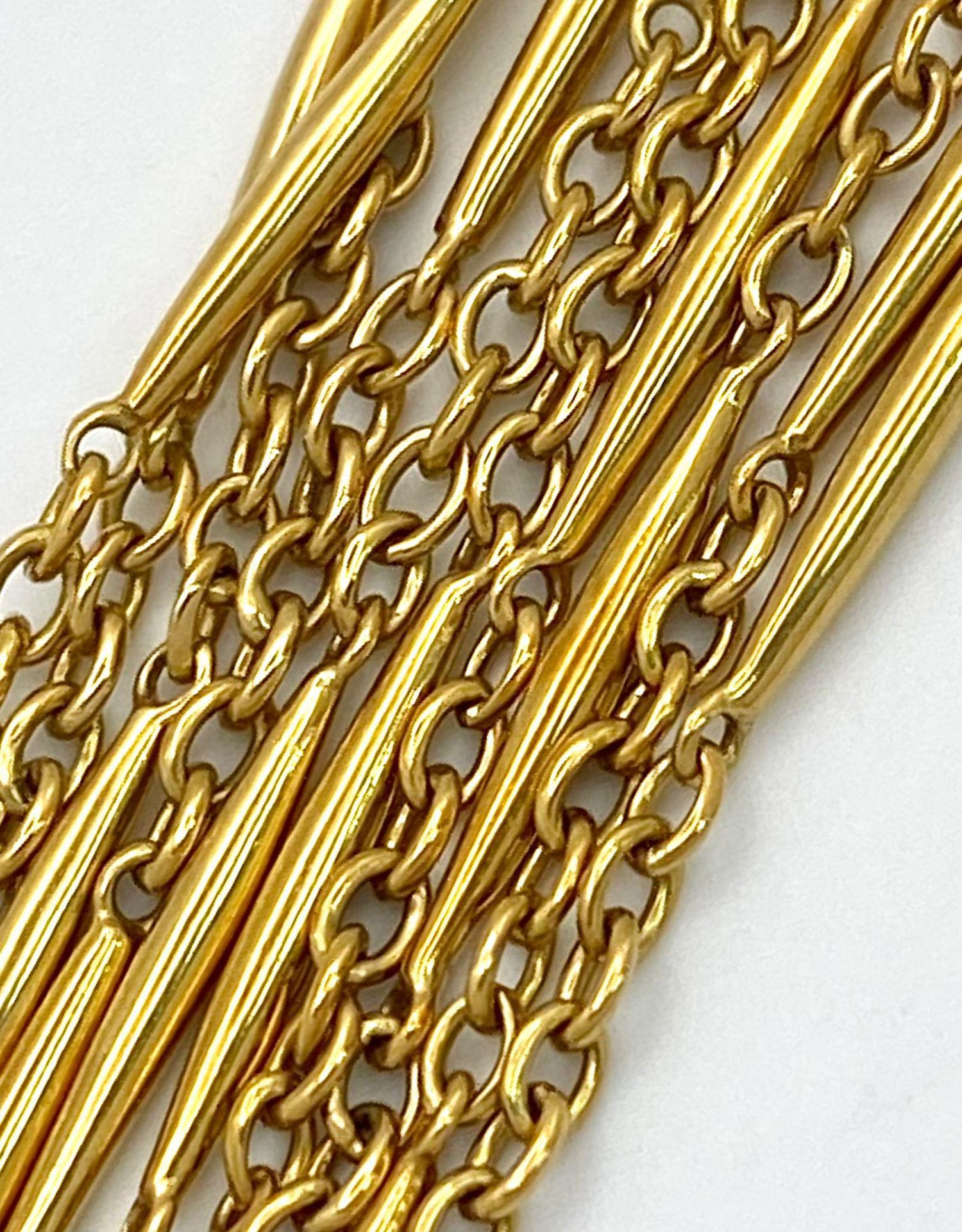 An unusual, 9 K yellow gold and very long (100 cm) chain necklace, that can be worn either as one - Image 4 of 4