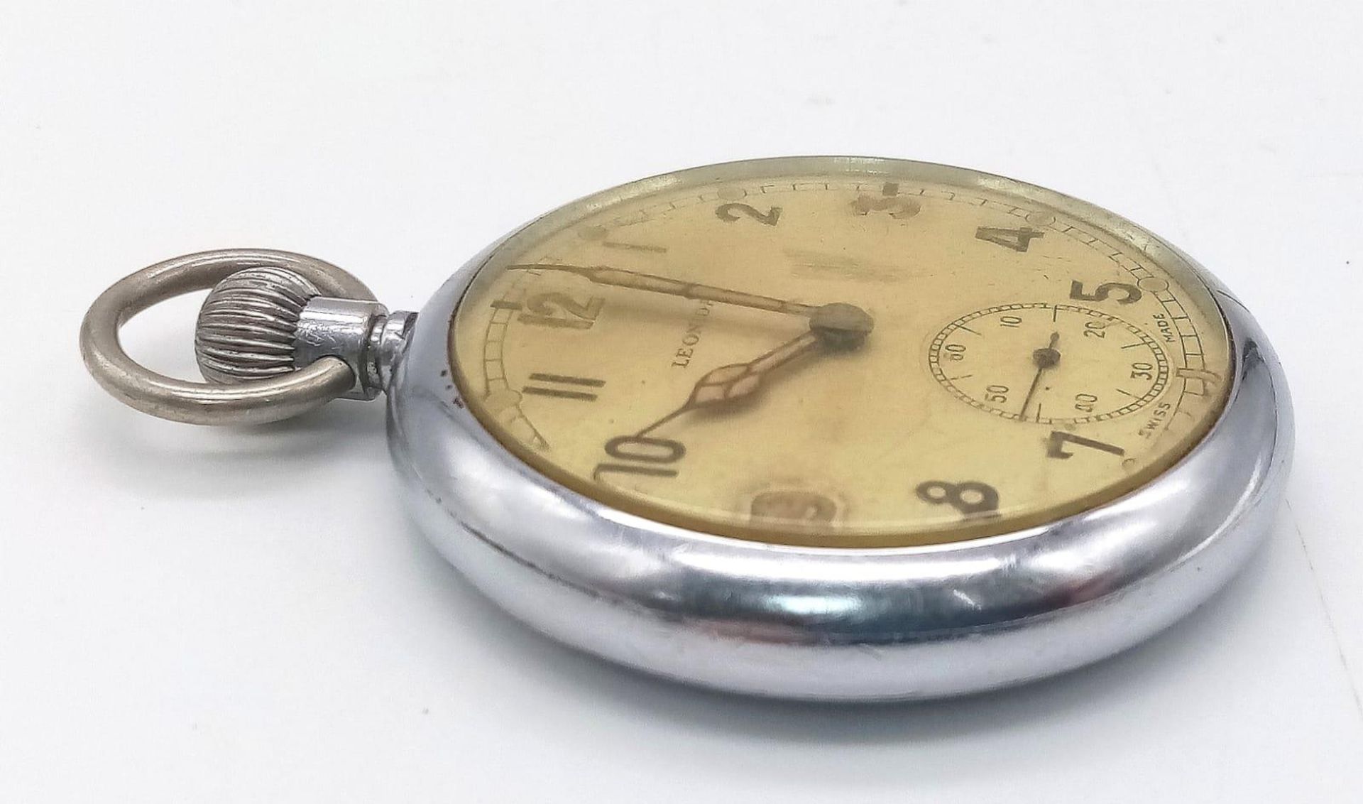 A Military Issue, Broad Arrow Marked, Pocket Watch by Leonidas. Appears Overwound but in very good - Bild 3 aus 3