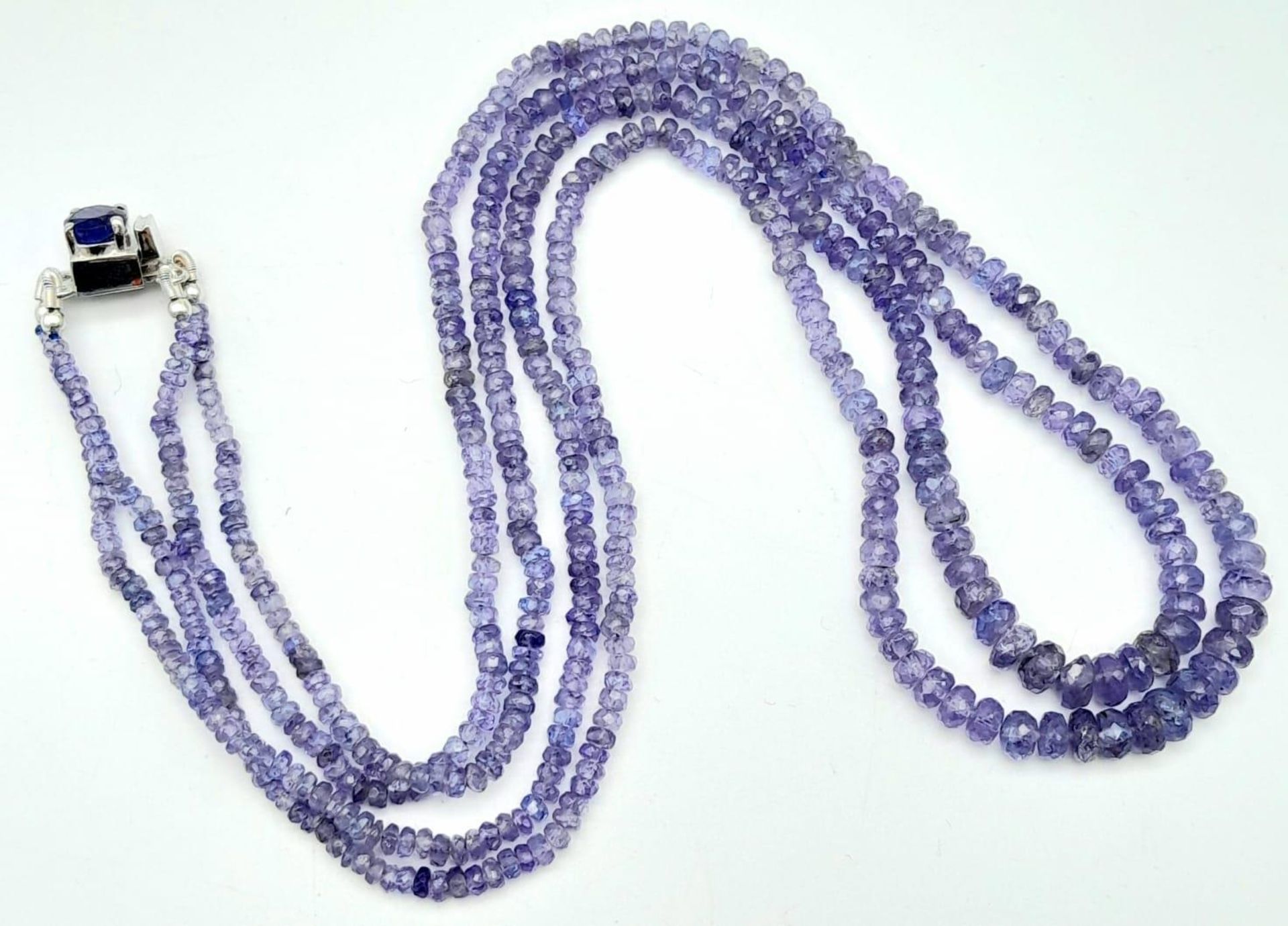 A 100ctw Two Row Tanzanite Necklace with a Sapphire and 925 Silver Clasp. 48cm length, 20.3g total - Bild 4 aus 6