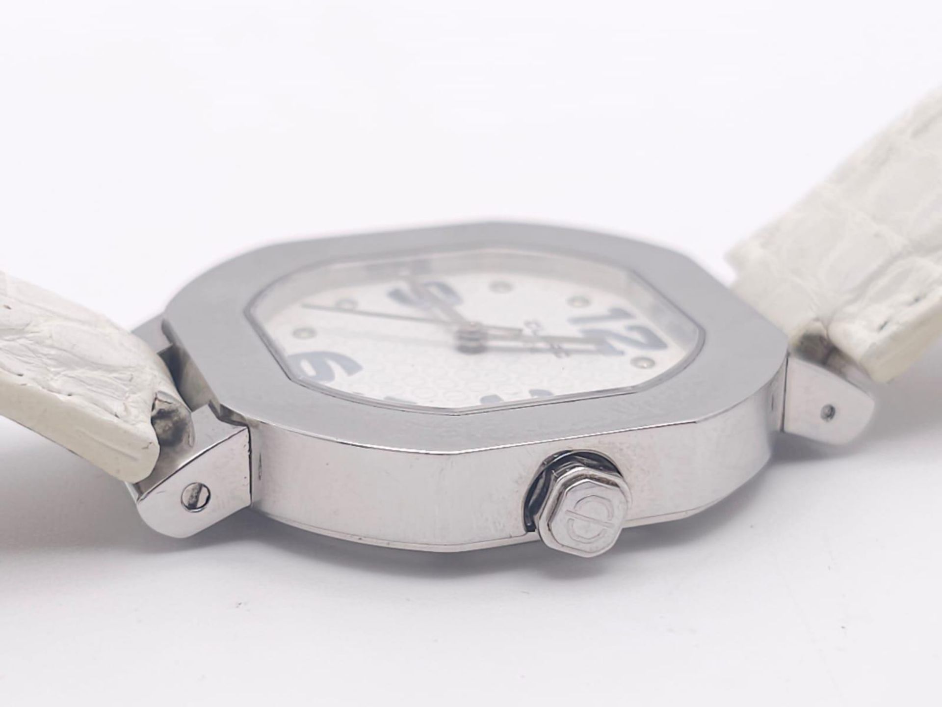 A Clerc C-One Designer Swiss Quartz Gents Watch. White leather strap. Stainless steel case - 36mm. - Image 4 of 10