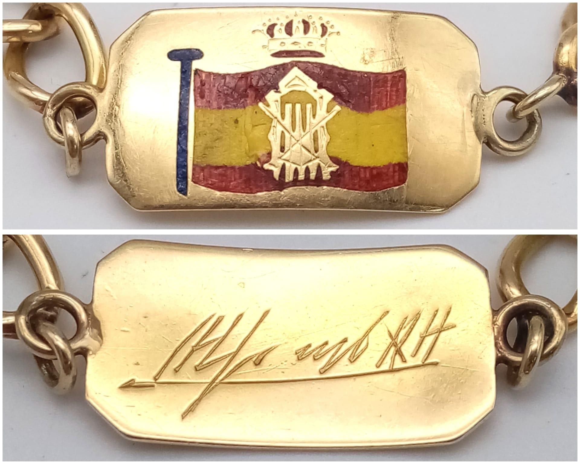 A 9 K yellow gold ID bracelet with the old Spanish flag. Lobster clasp with security chain, - Bild 3 aus 4